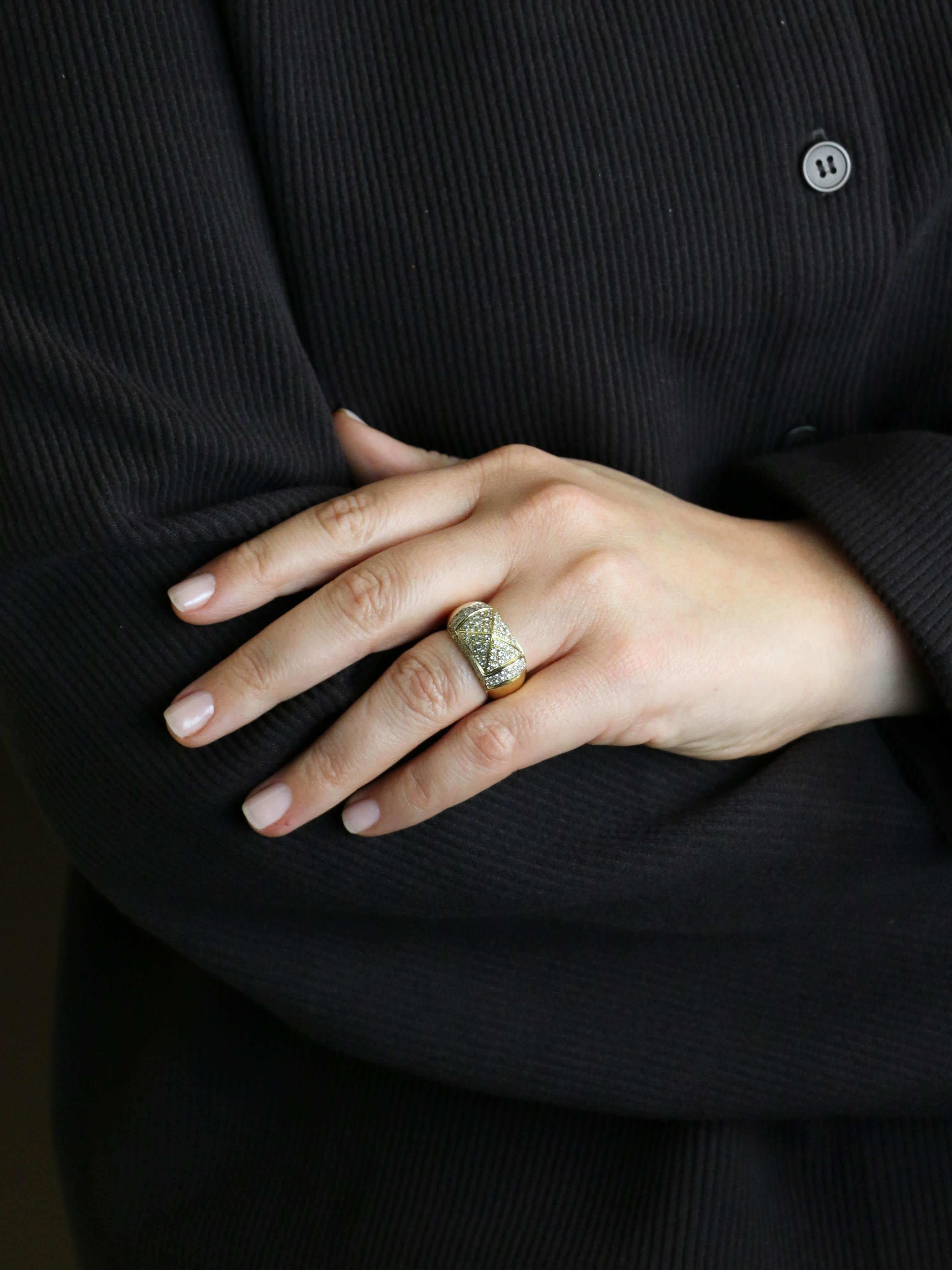 OJ PERRIN Bague pyramide or jaune diamants