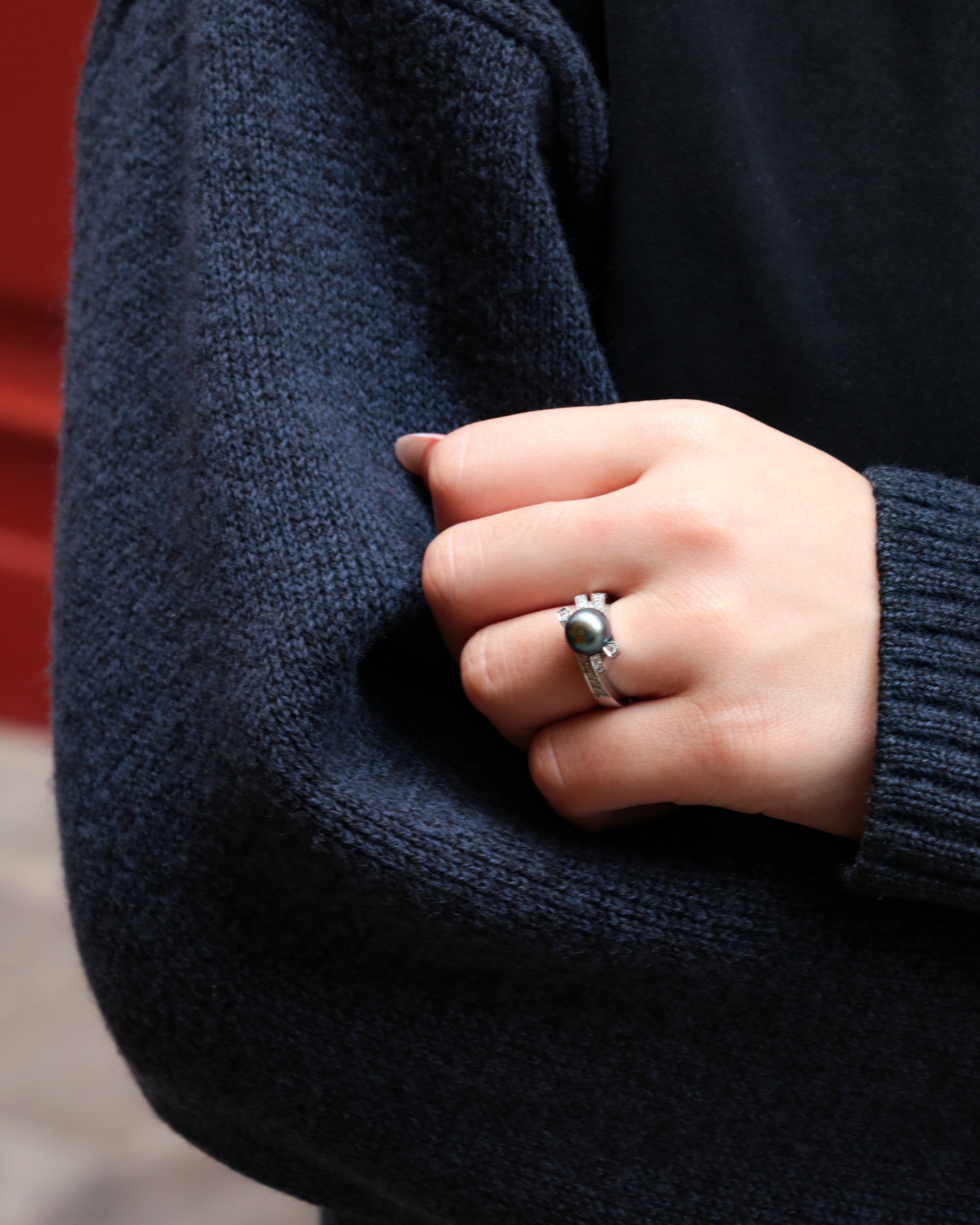 Vintage ring in white gold, diamonds and Tahitian pearl