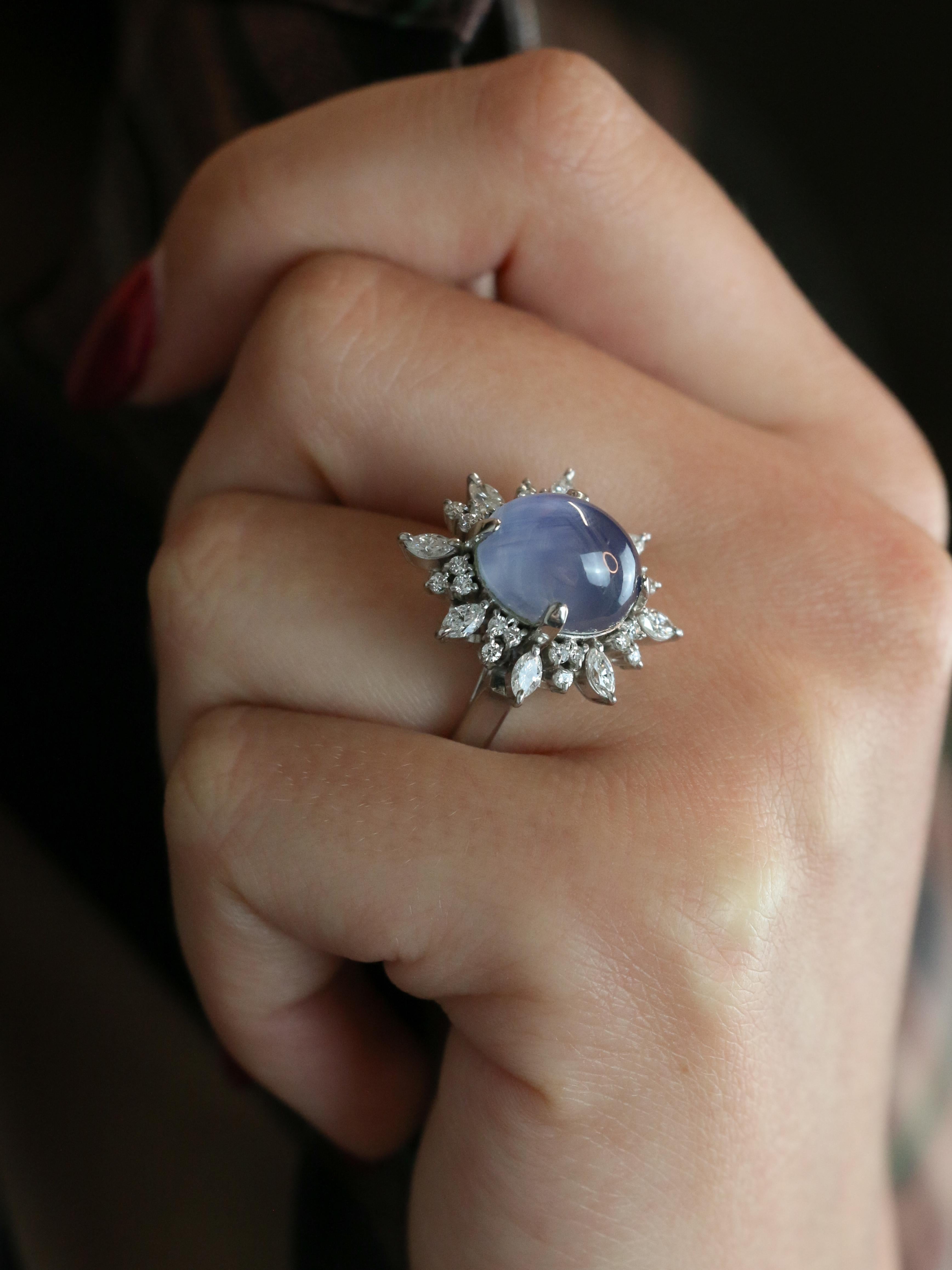 Bague marguerite diamants cabochon de saphir étoilé Ceylan 12,34 carats