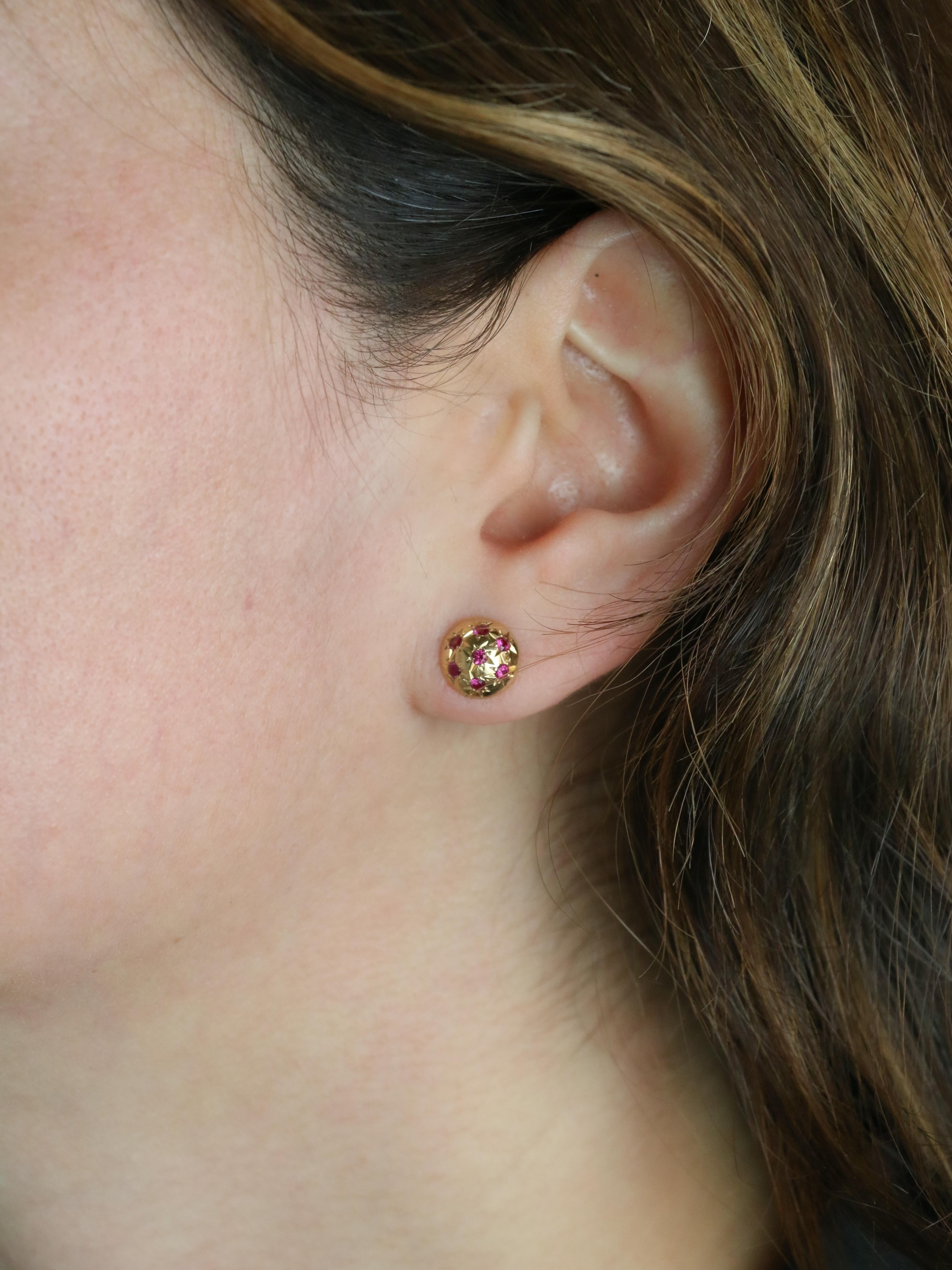 Boucles d'oreilles demi-boules or jaune rubis serti étoile