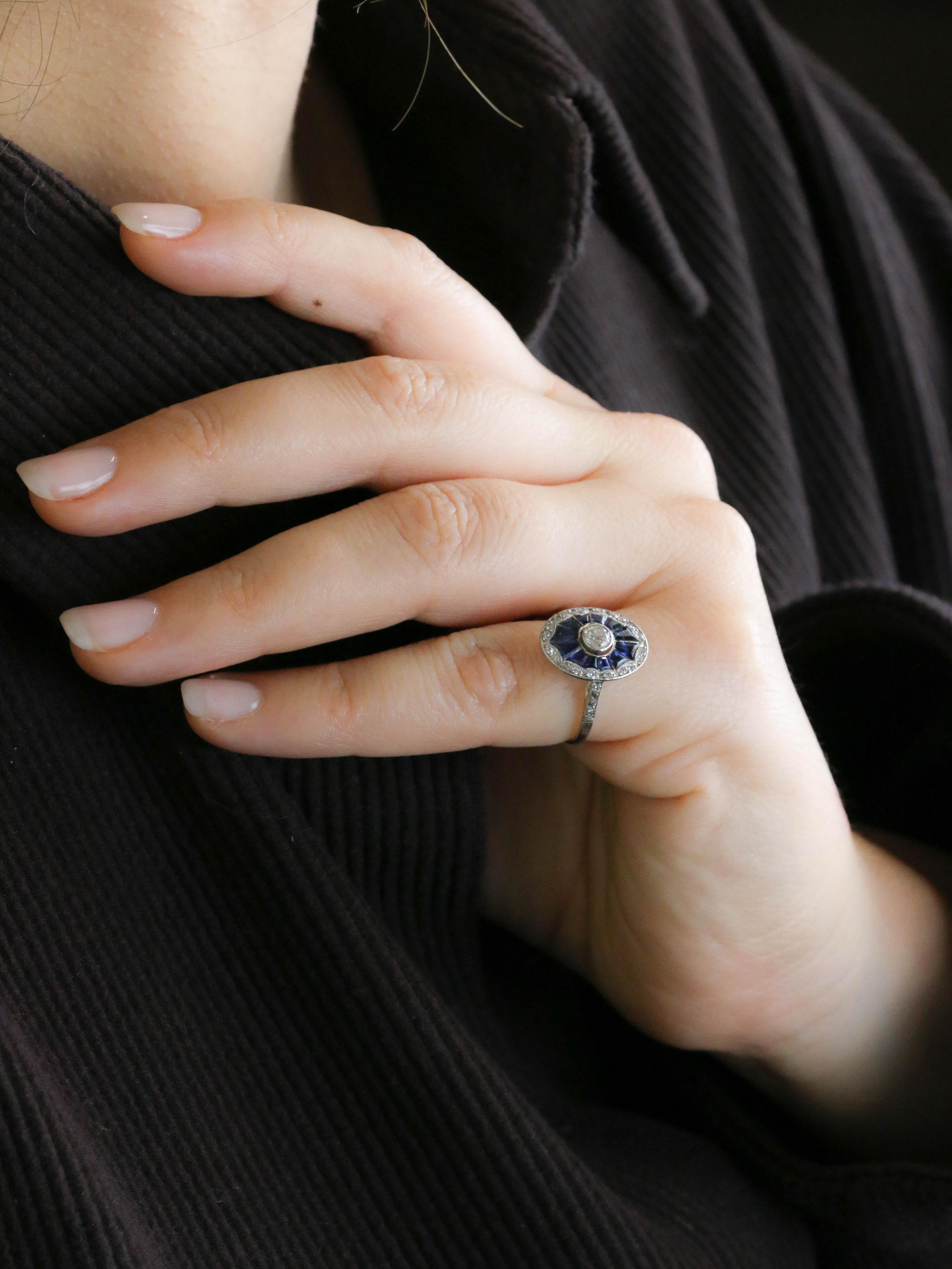 Bague Art Déco diamants saphirs calibrés