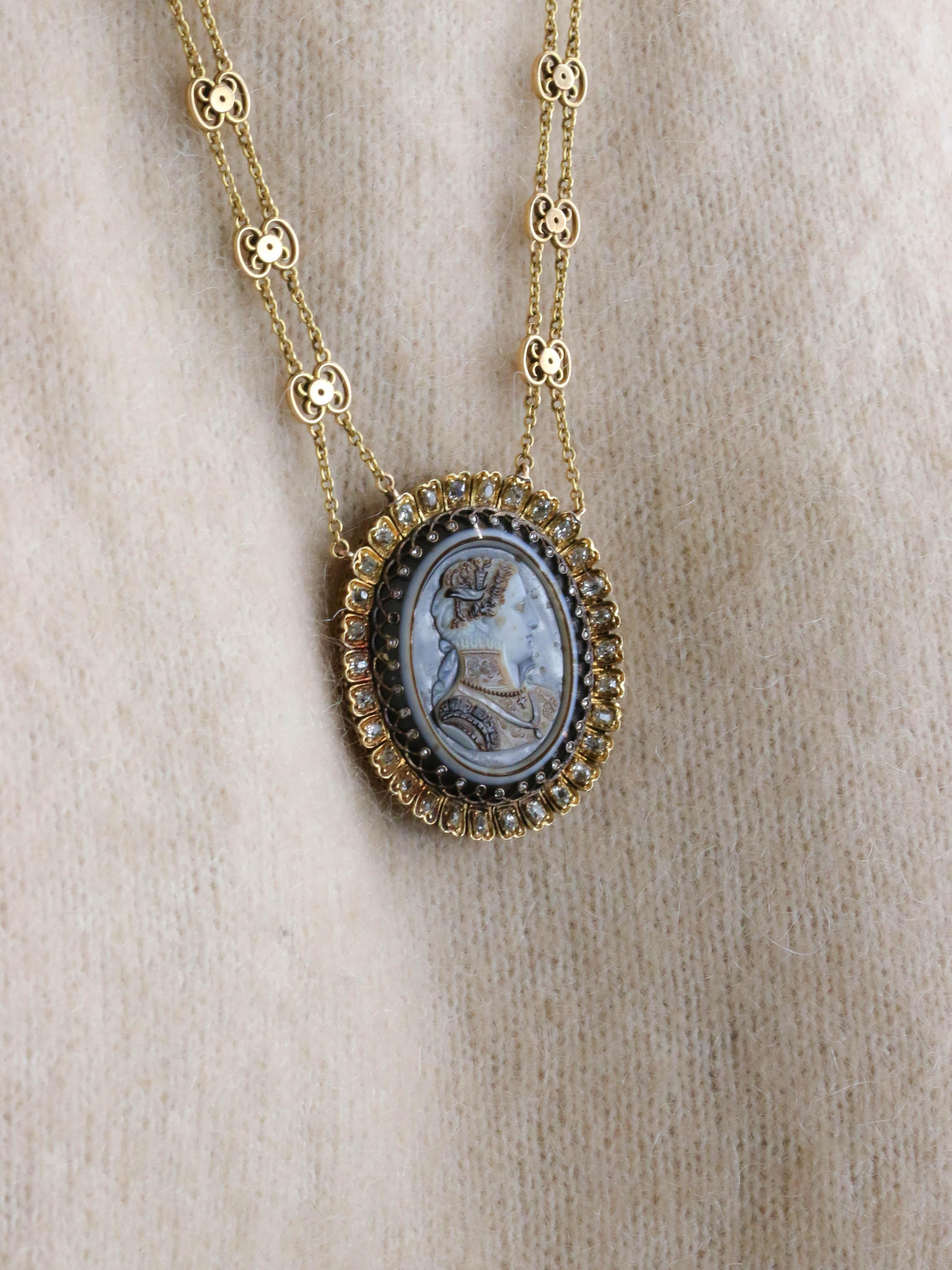 GEORGES BISSINGER Collier camée or jaune diamants