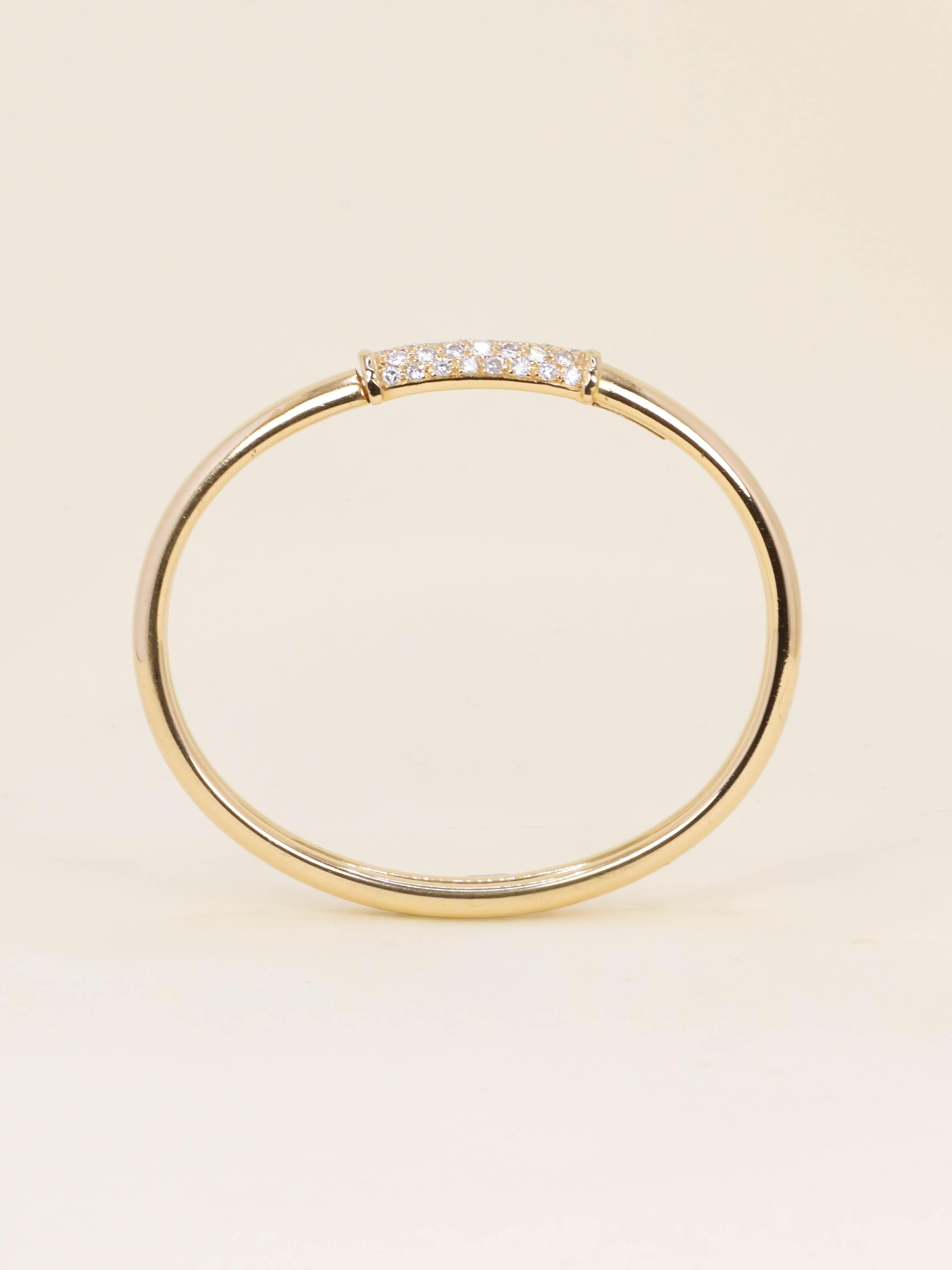 VAN CLEEF & ARPELS Bracelet jonc Philippine or jaune diamants