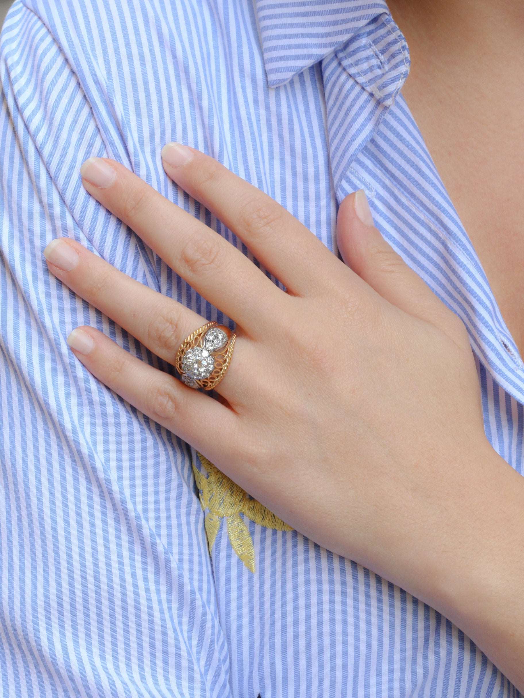 Bague dome en or jaune, platine et diamant 1 carat