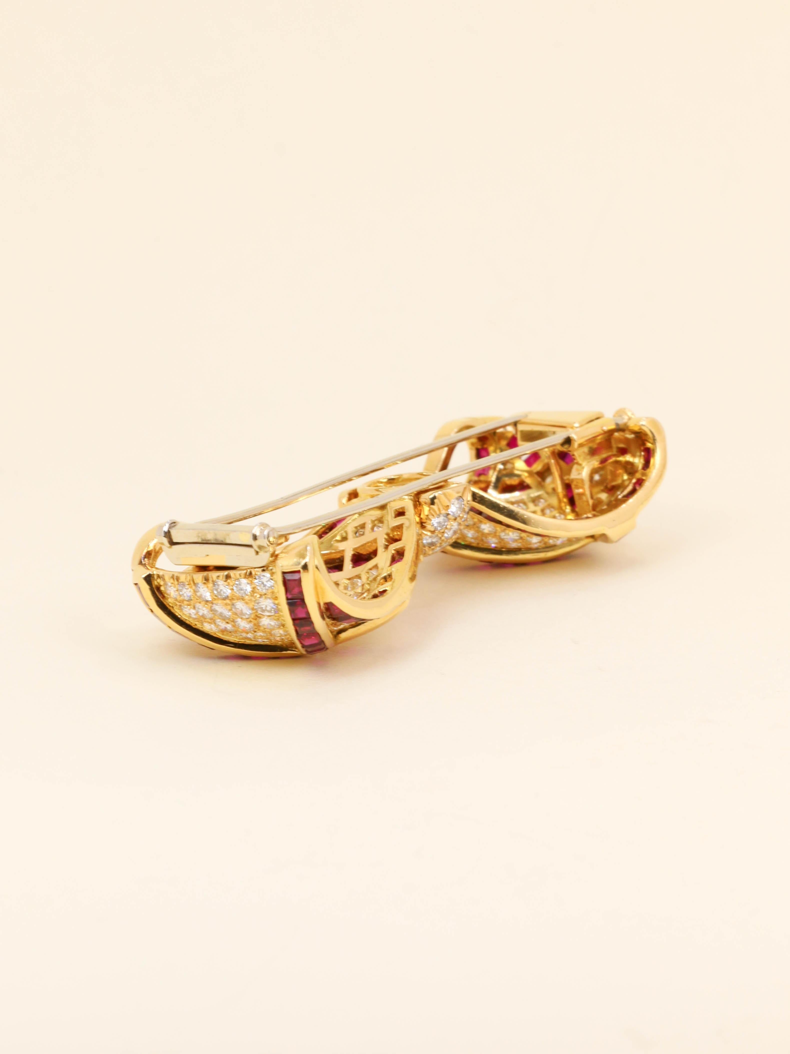 Broche noeud or jaune rubis diamants