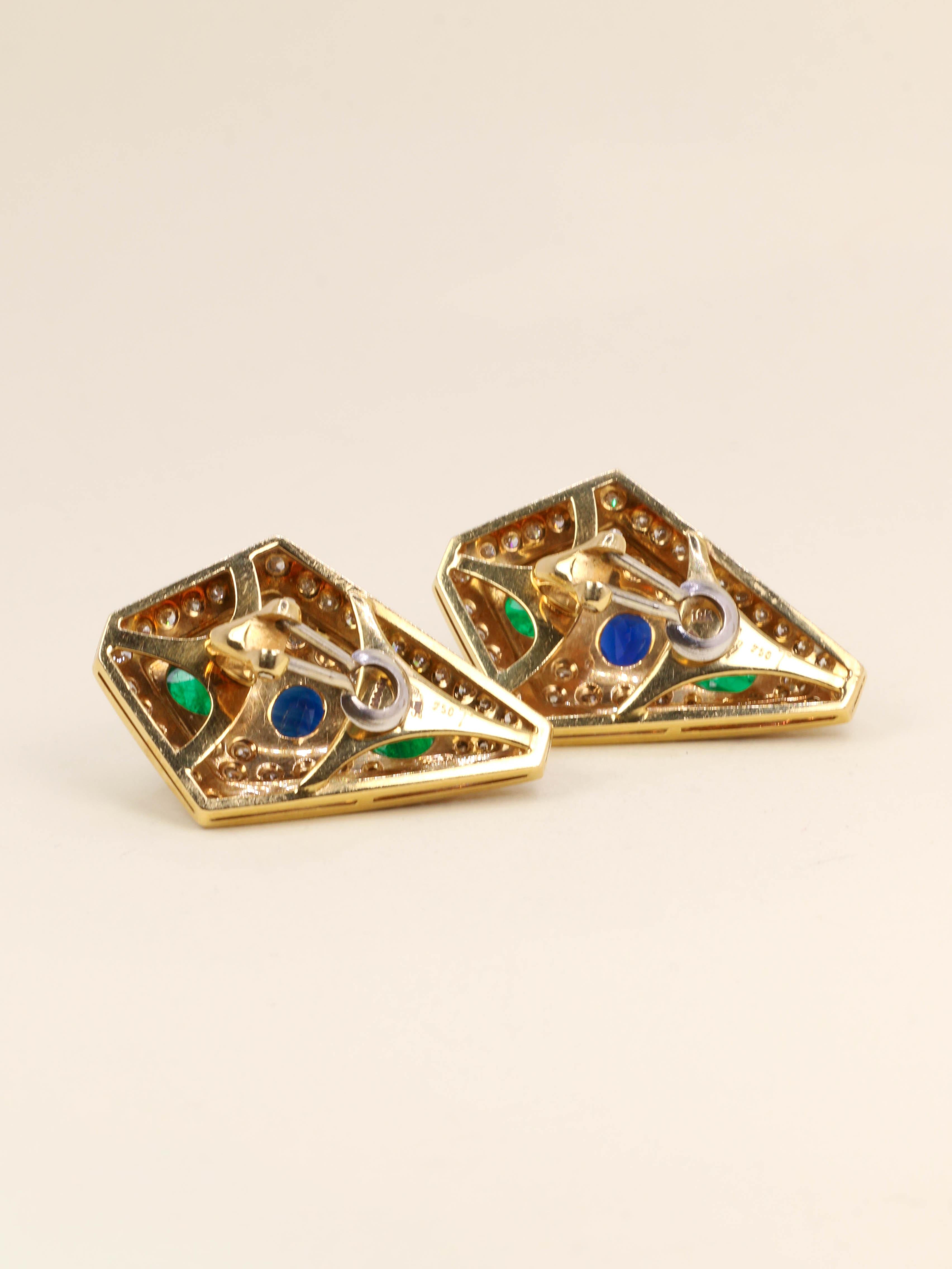 Parure REPOSSI collier de perles et clips saphirs émeraudes diamants