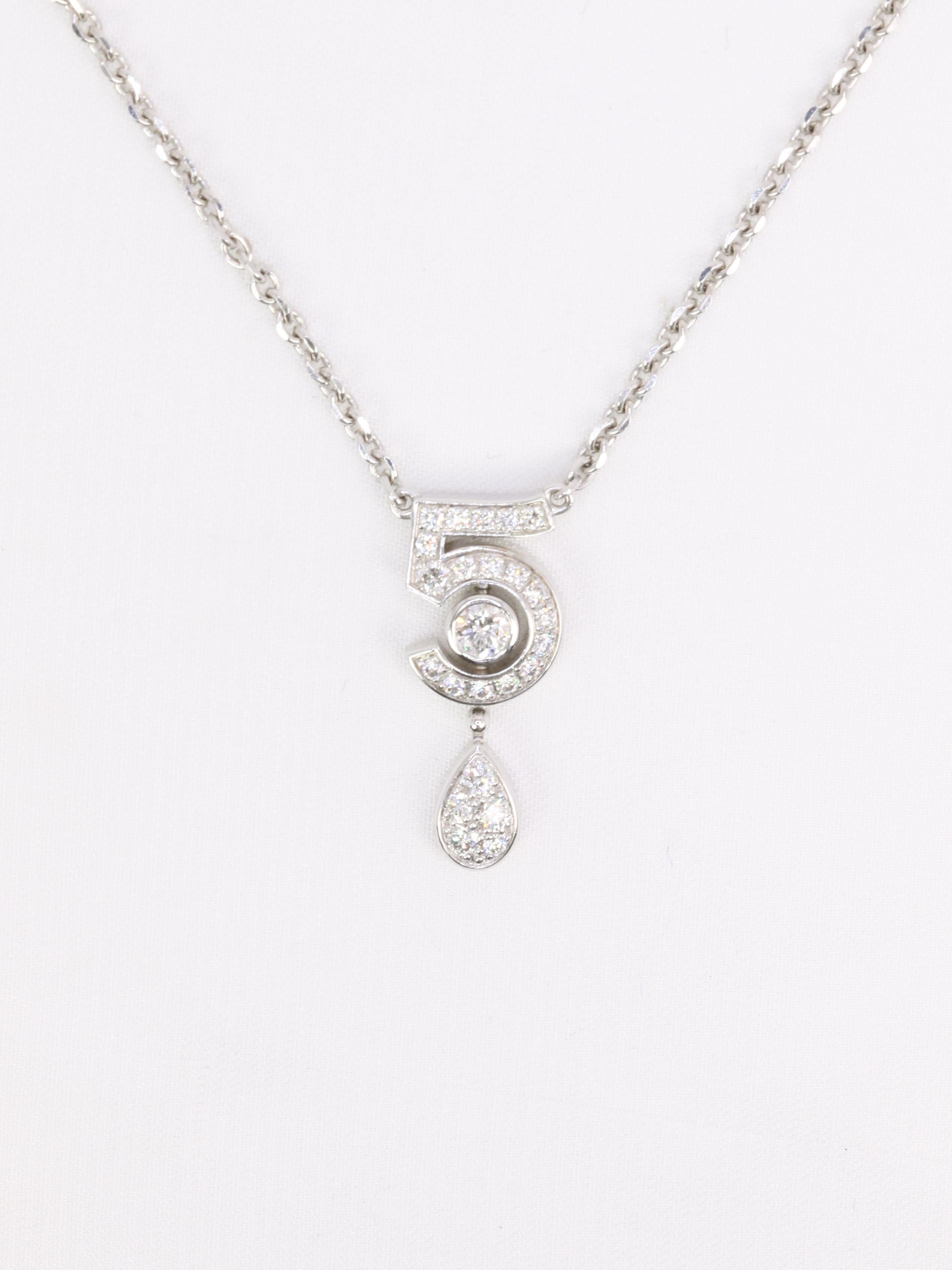 CHANEL Collier Eternal 5 or blanc diamants