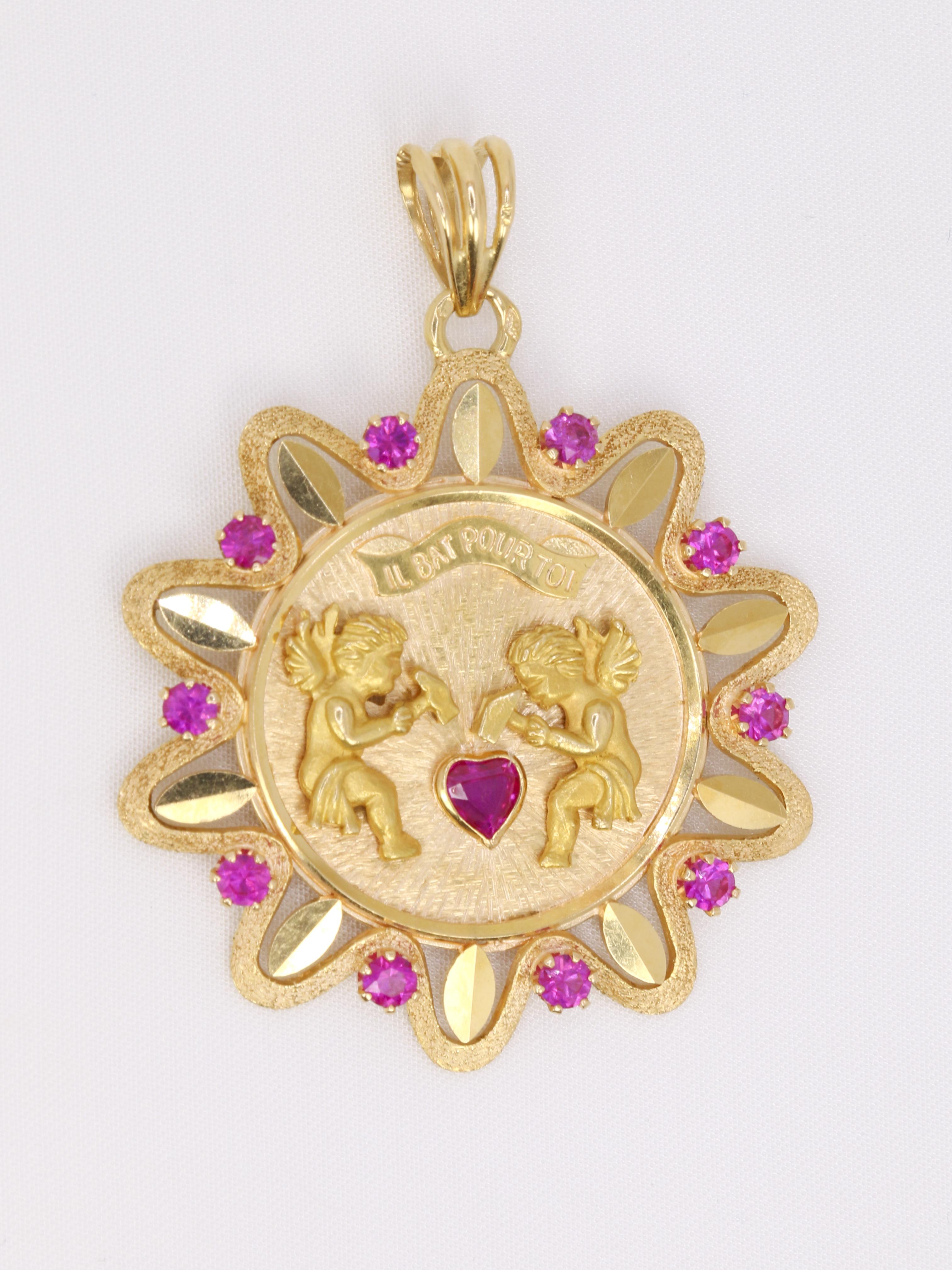 Pendentif or jaune rubis "Il bat pour toi" grand modèle