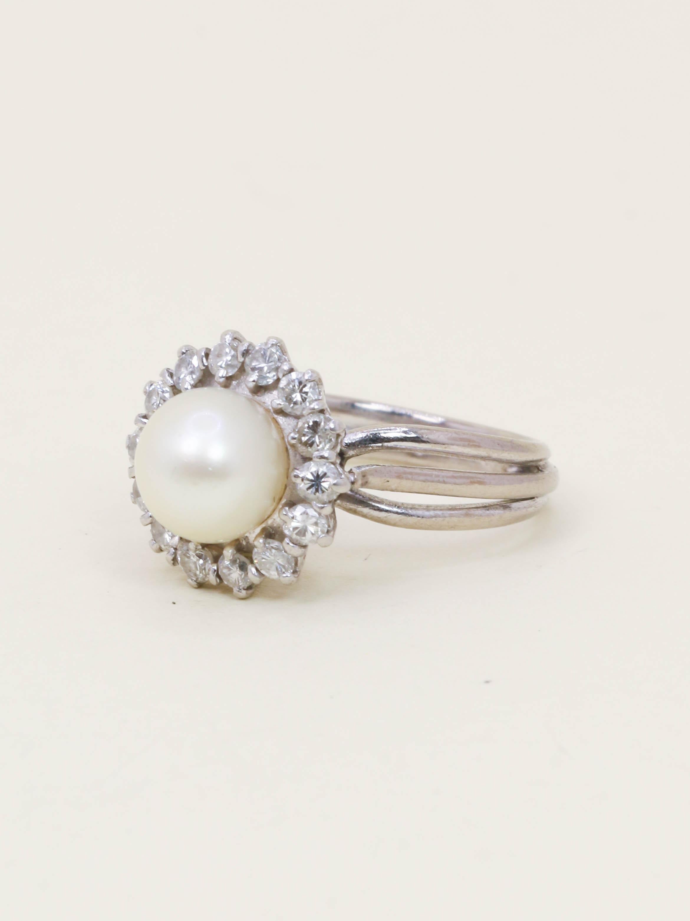 Bague marguerite or blanc perle diamants