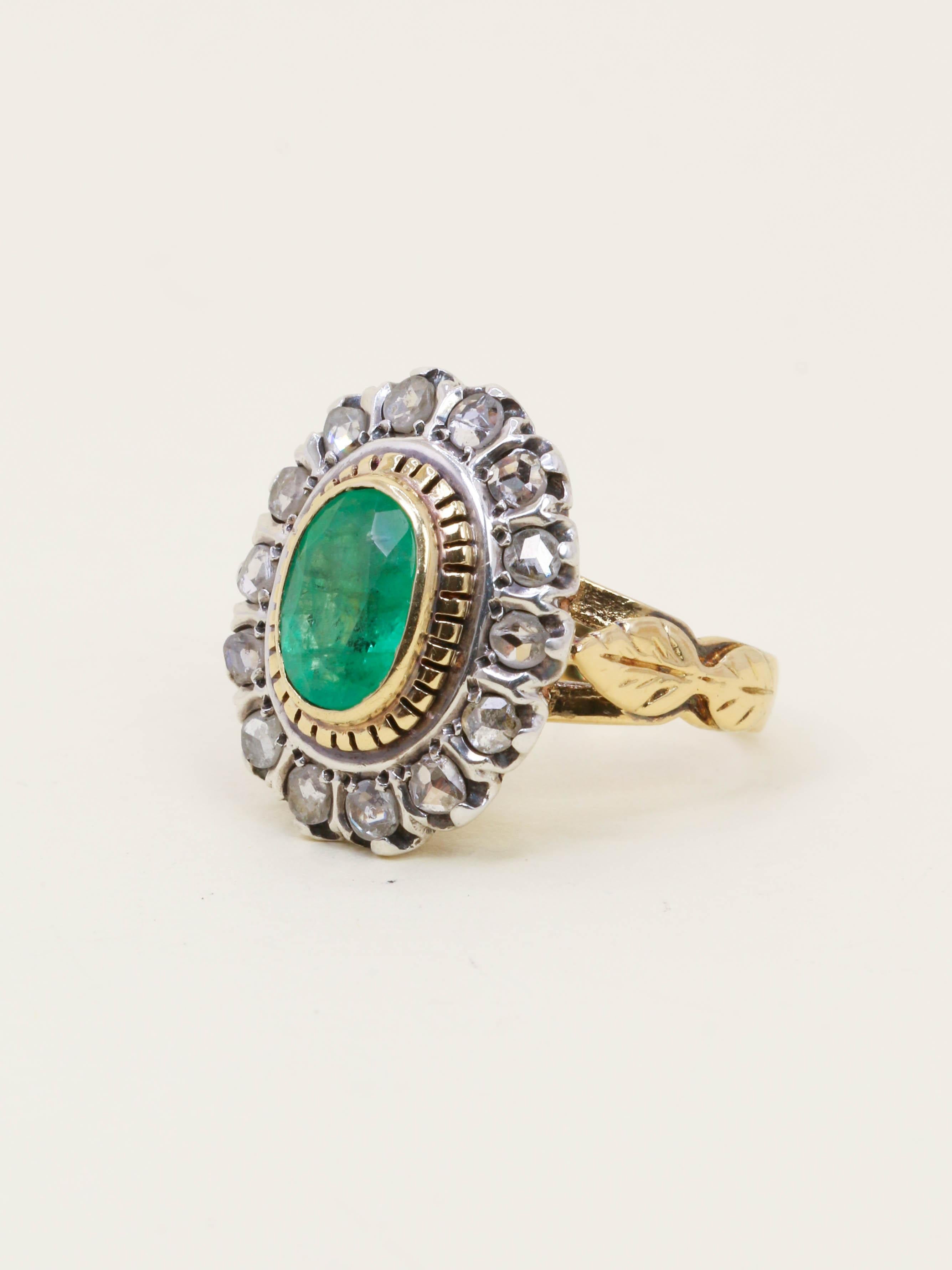 Bague ancienne or argent émeraude ovale diamants