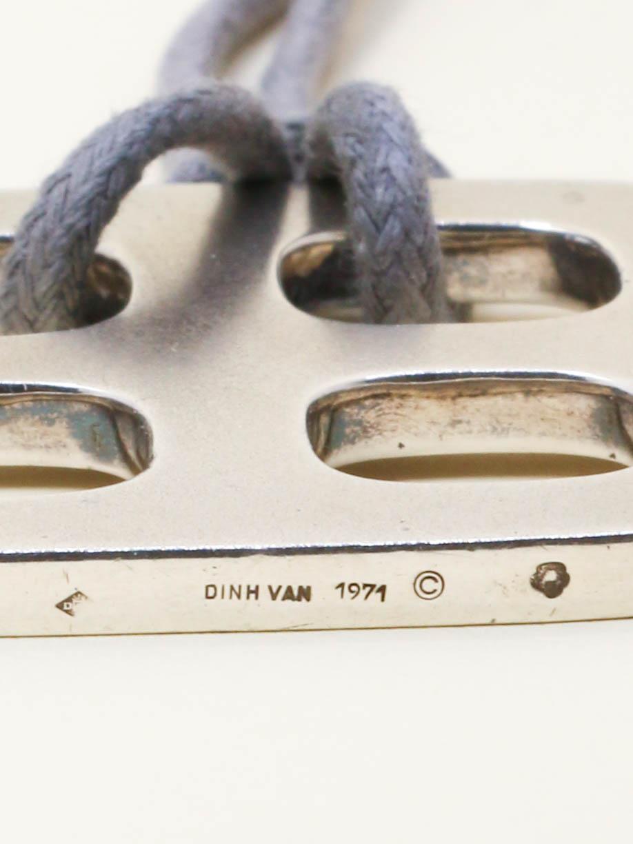 DINH VAN Colier Pendentif moderniste Cordon Gris
