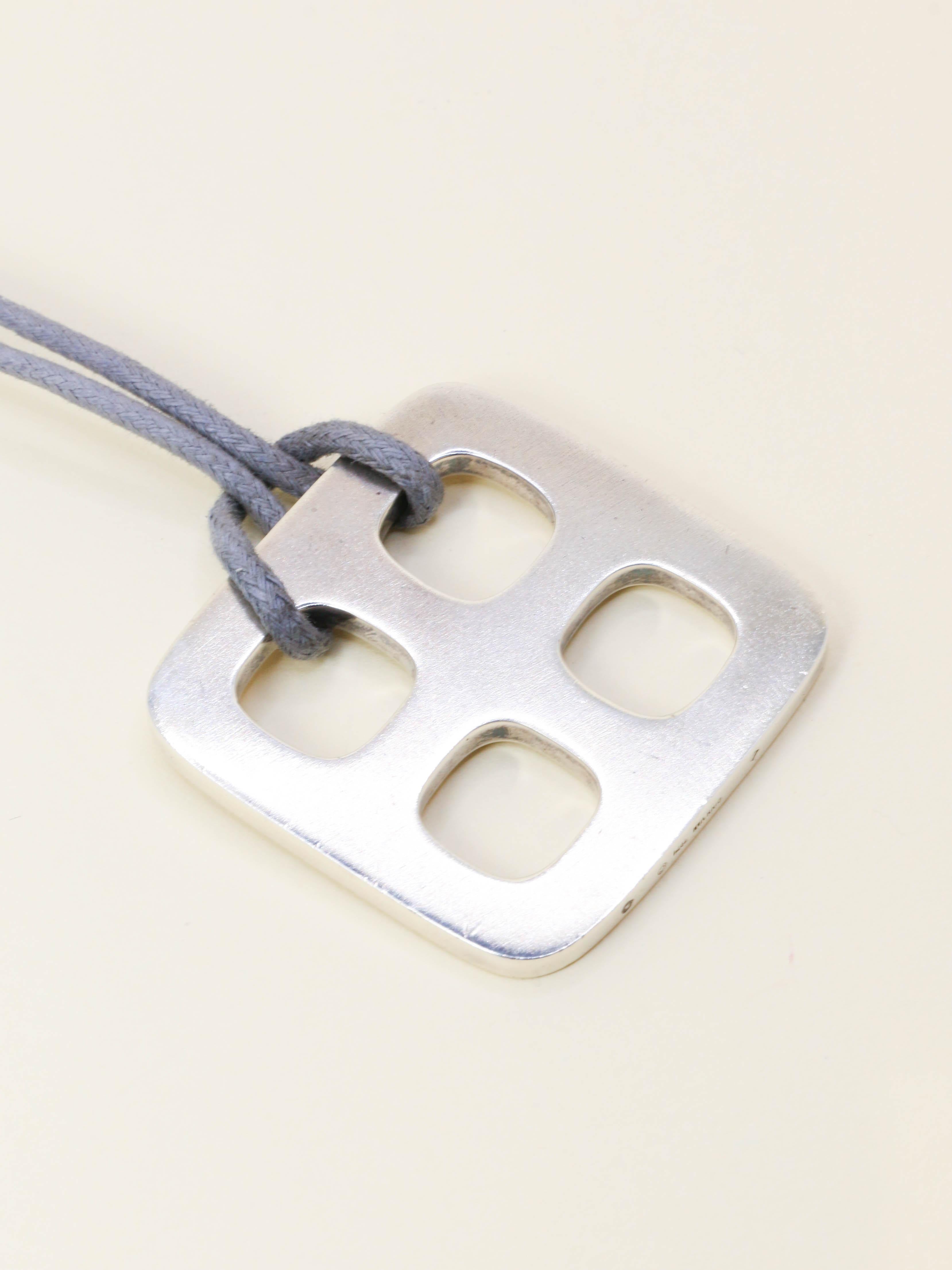 DINH VAN Colier Pendentif moderniste Cordon Gris