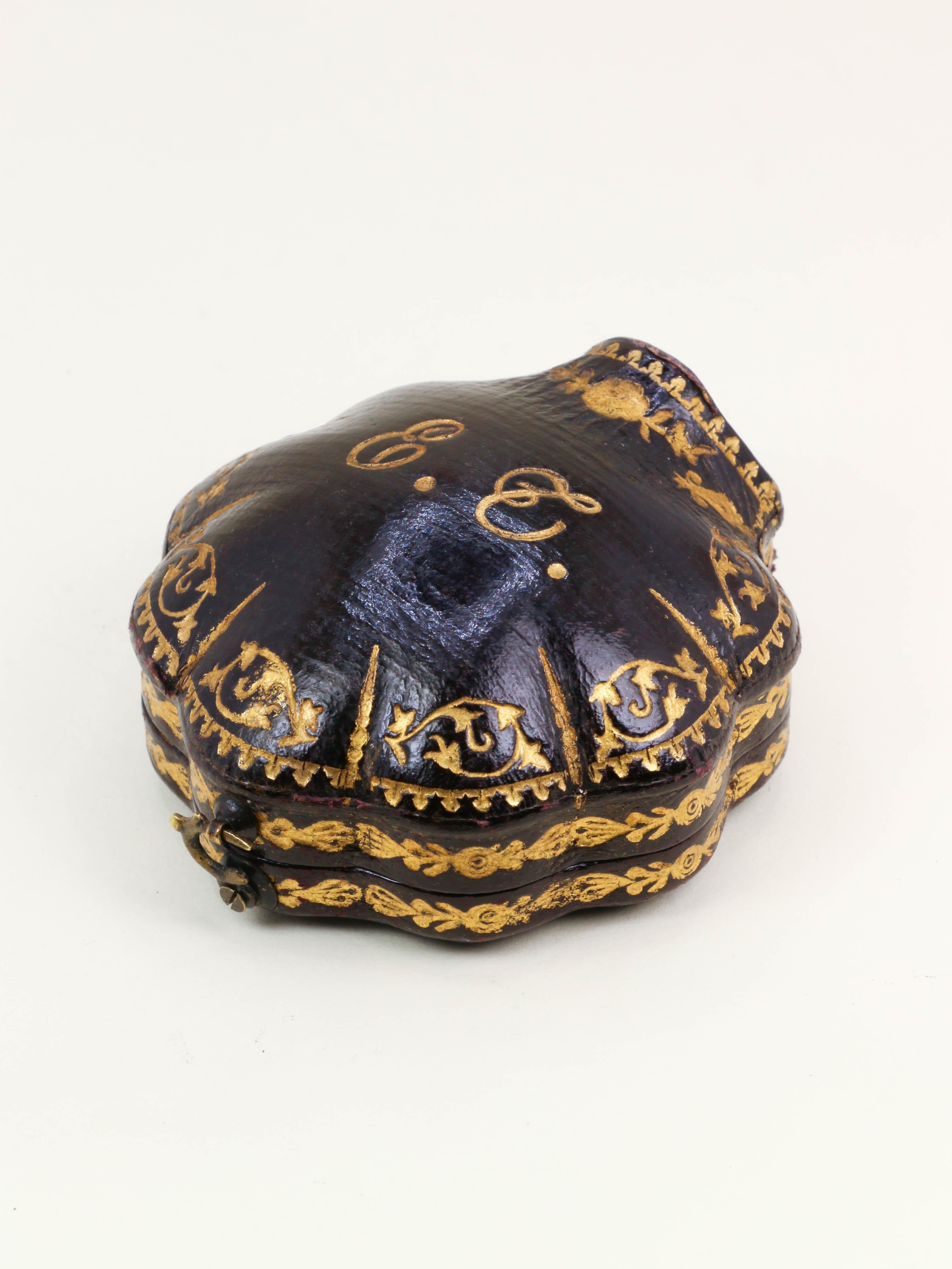 BOIN TABURET Broche monogramme E.T diamants taille rose