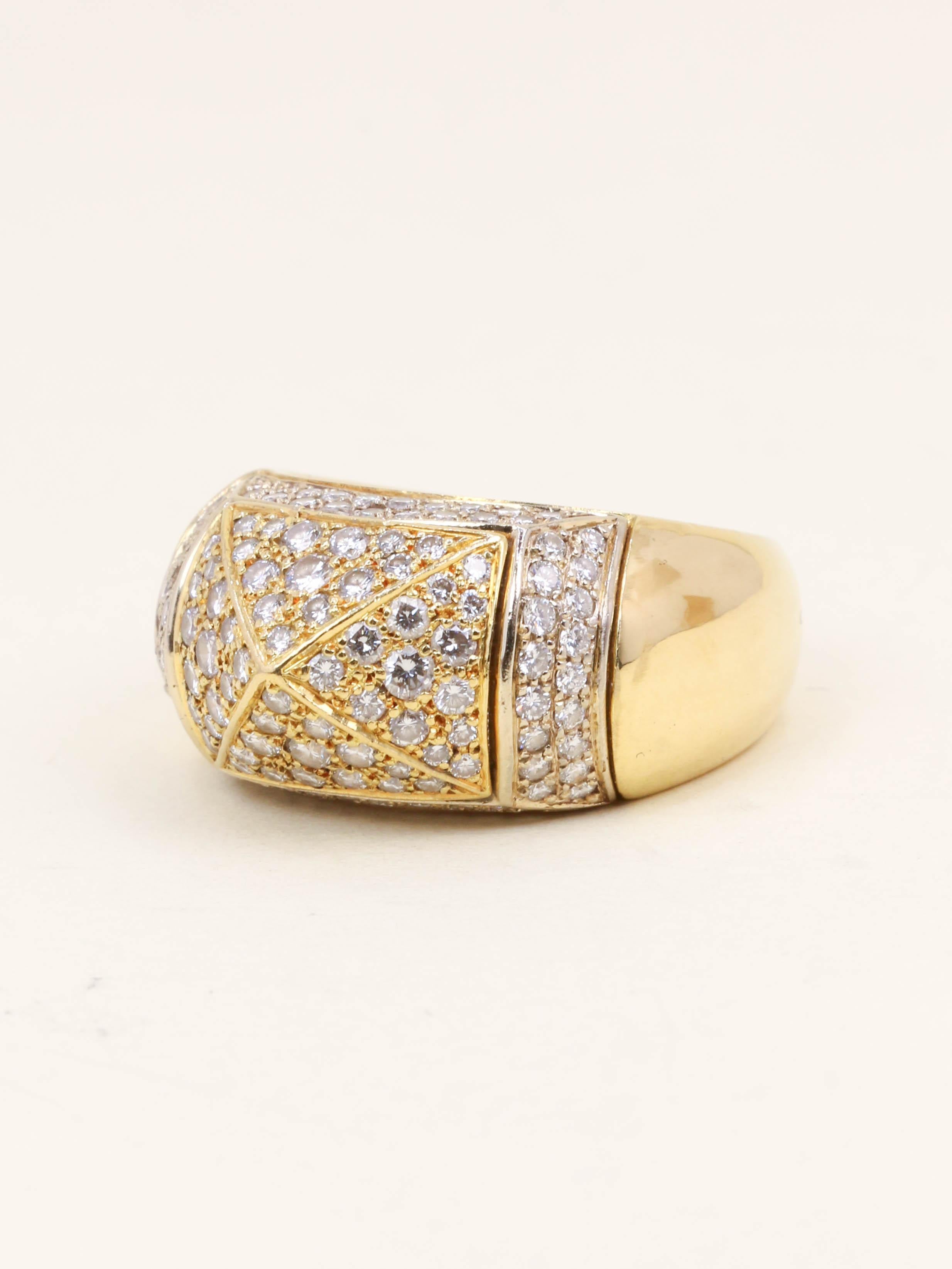 OJ PERRIN Bague pyramide or jaune diamants