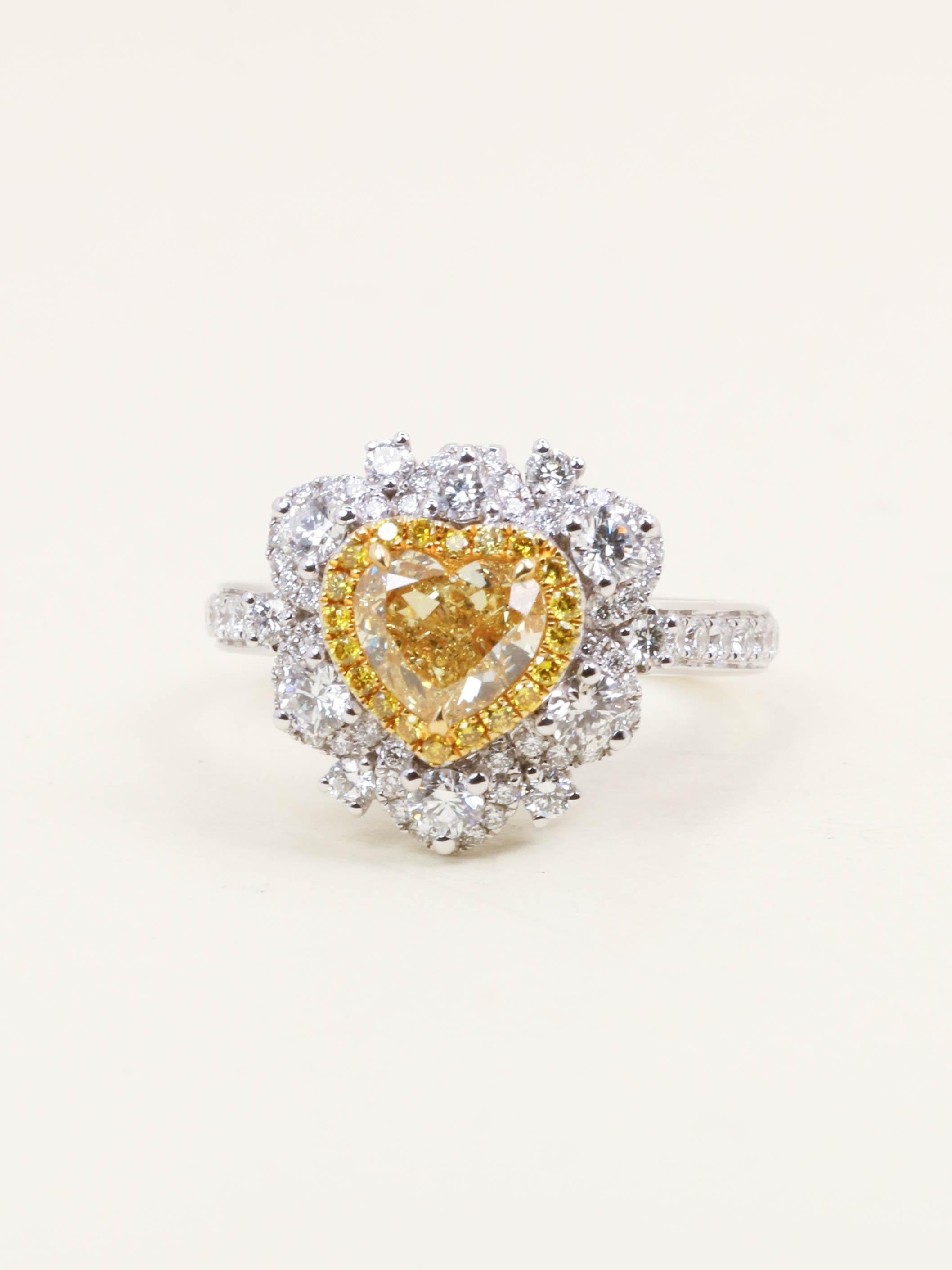 Bague Diamant coeur jaune Fancy Yellow 1 carat convertible Pendentif