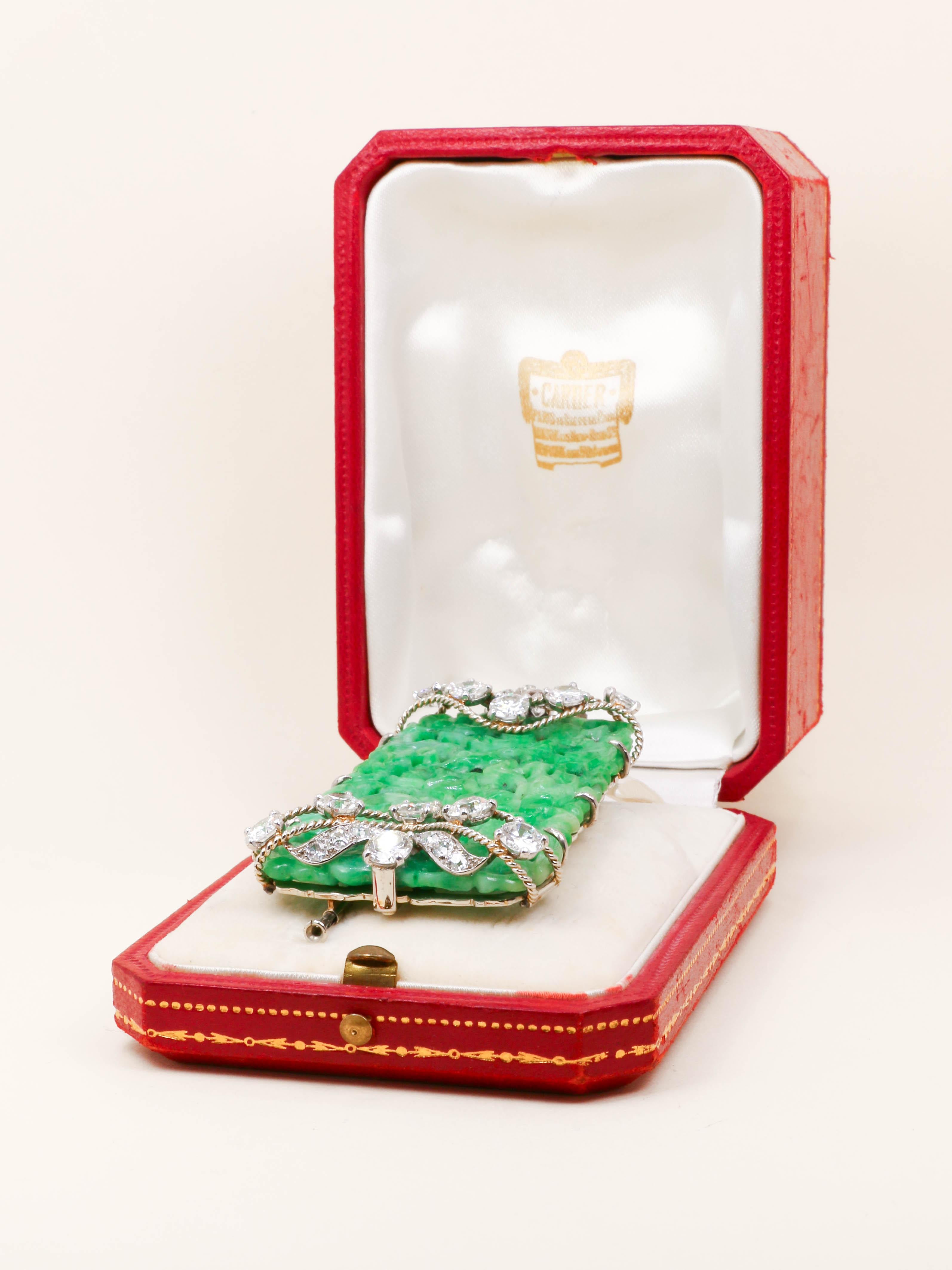 CARTIER Broche Plaque de jade diamants