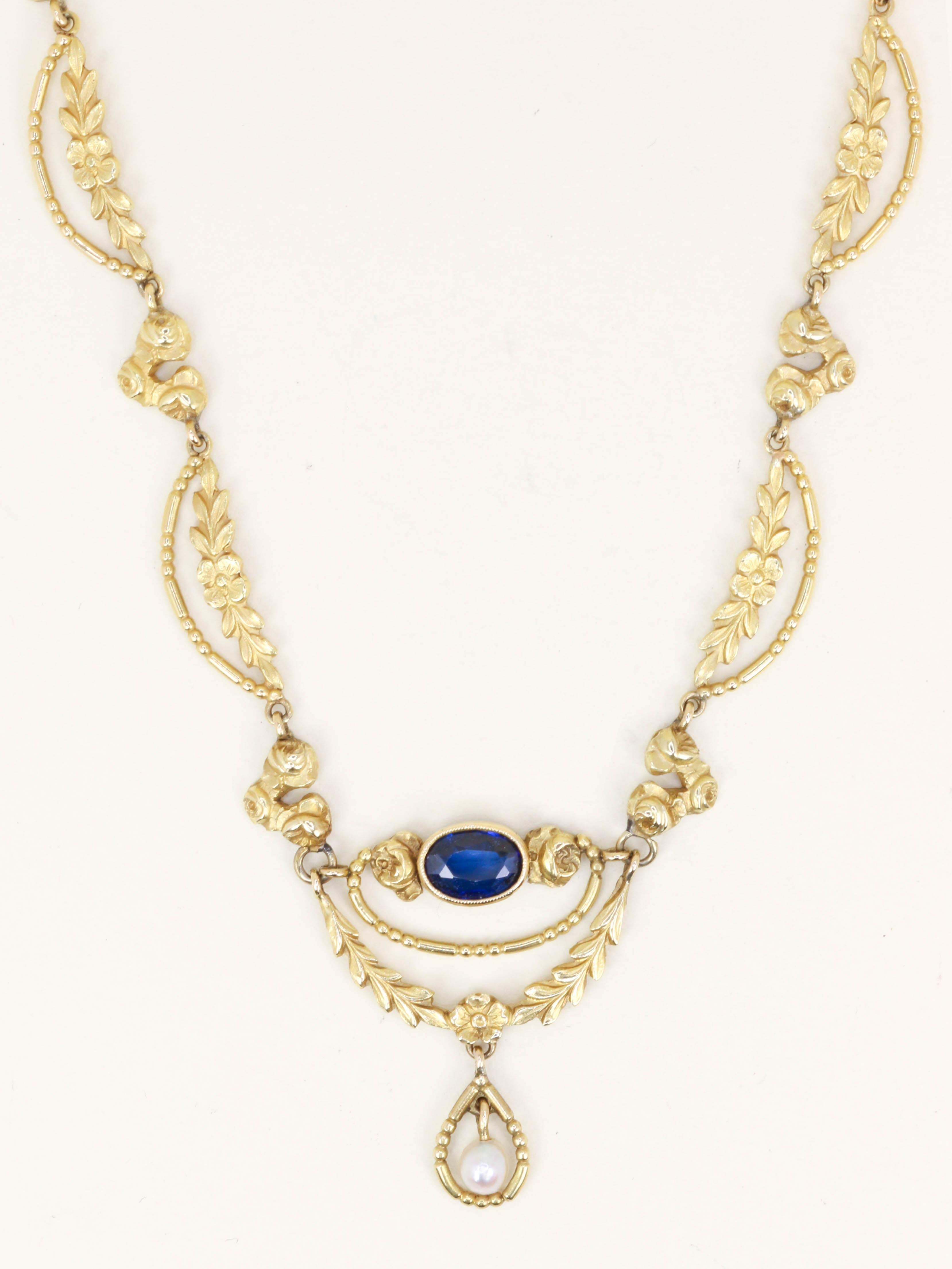 Collier draperie Art Nouveau or jaune saphir perle