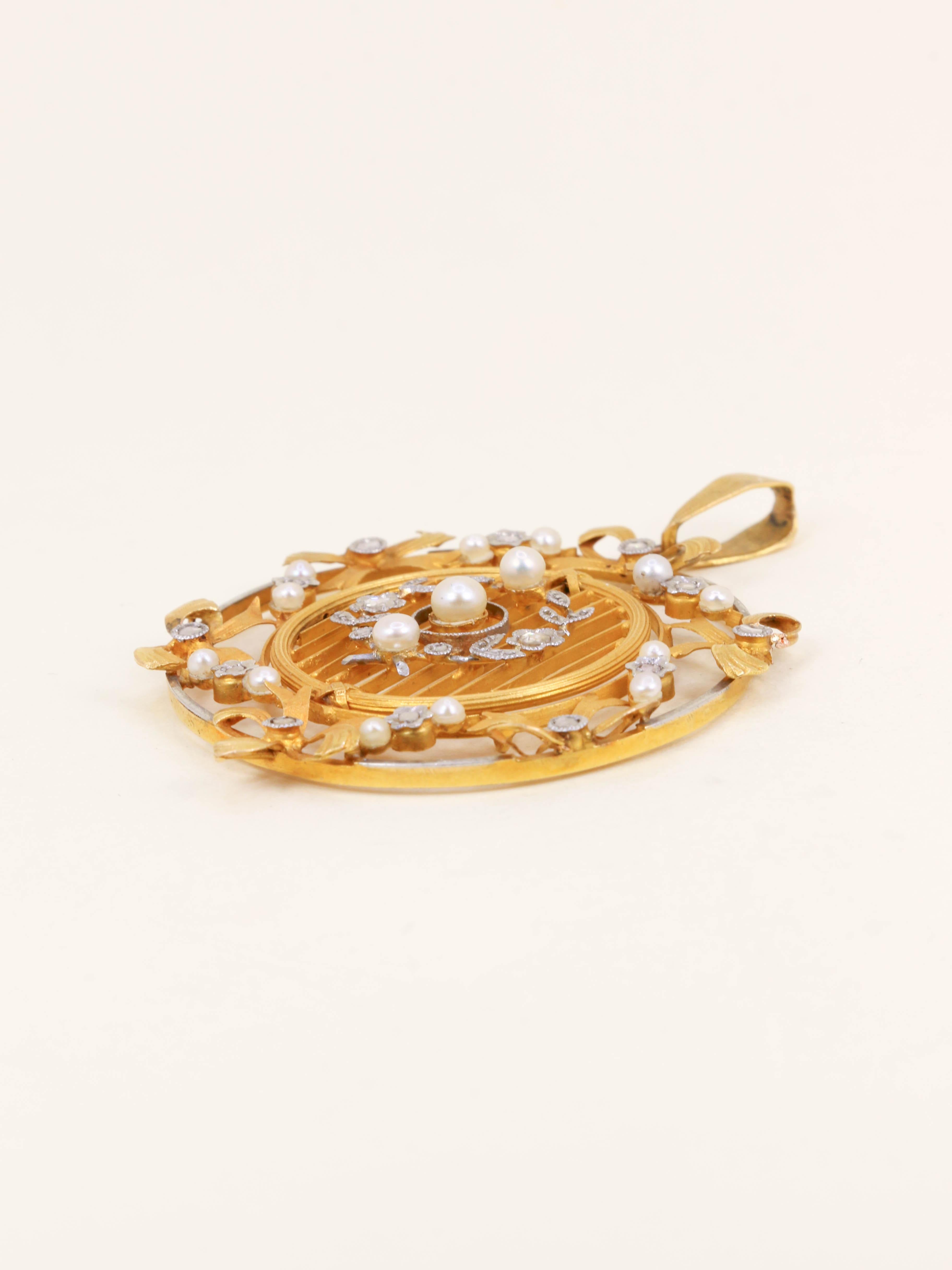 Pendentif rond Belle Epoque or jaune perles diamants
