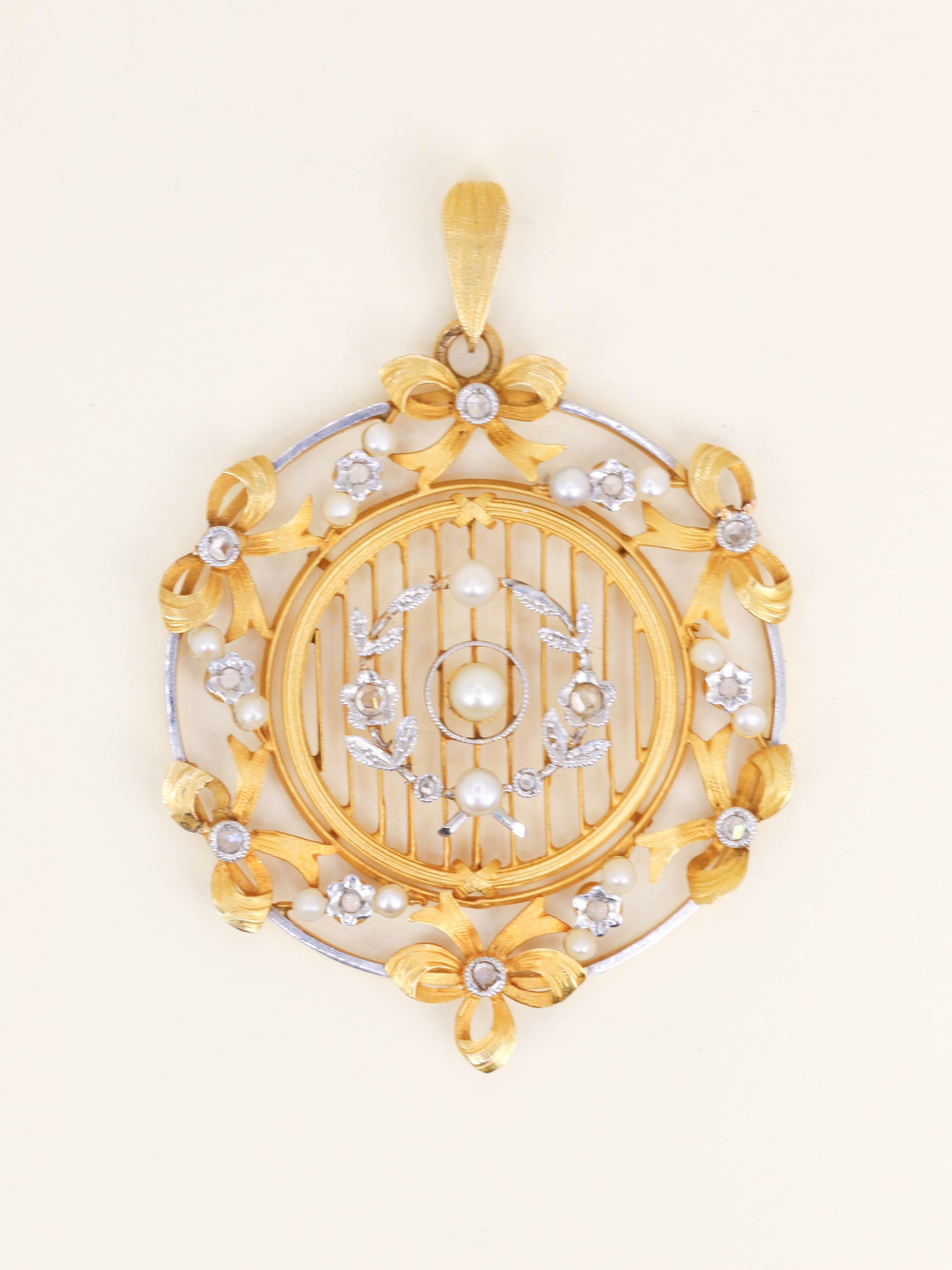 Pendentif rond Belle Epoque or jaune perles diamants