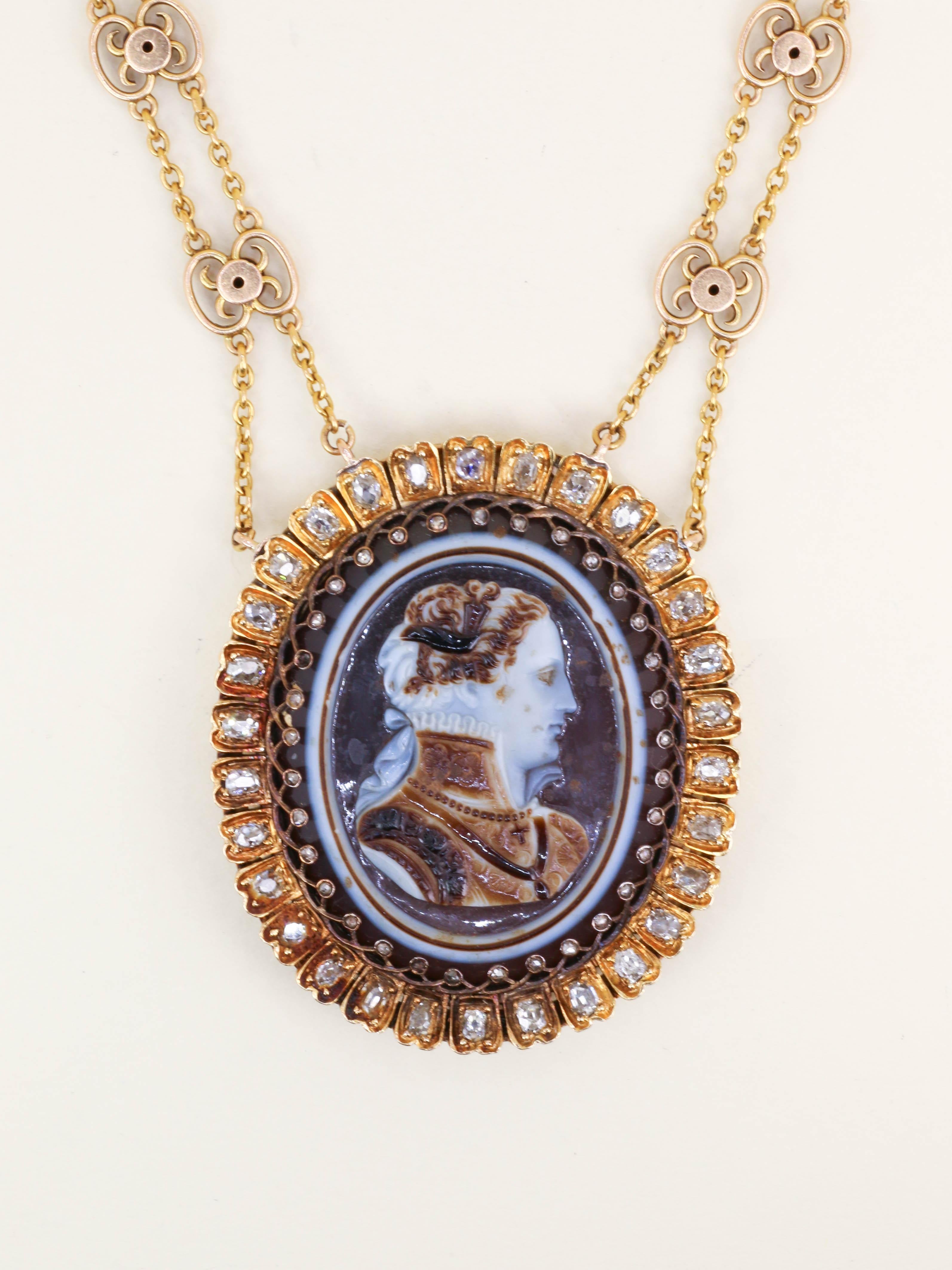 GEORGES BISSINGER Collier camée or jaune diamants