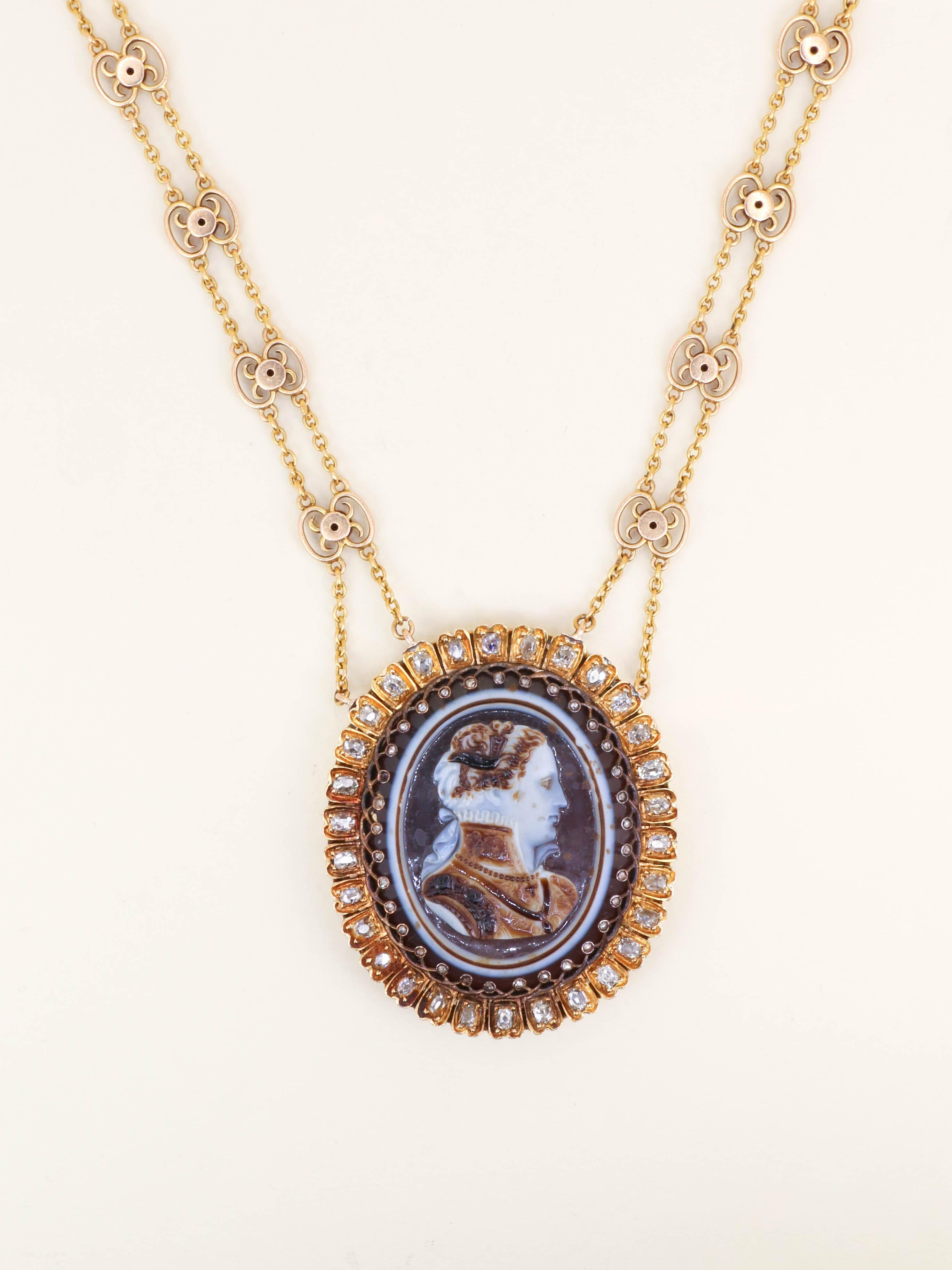 GEORGES BISSINGER Collier camée or jaune diamants