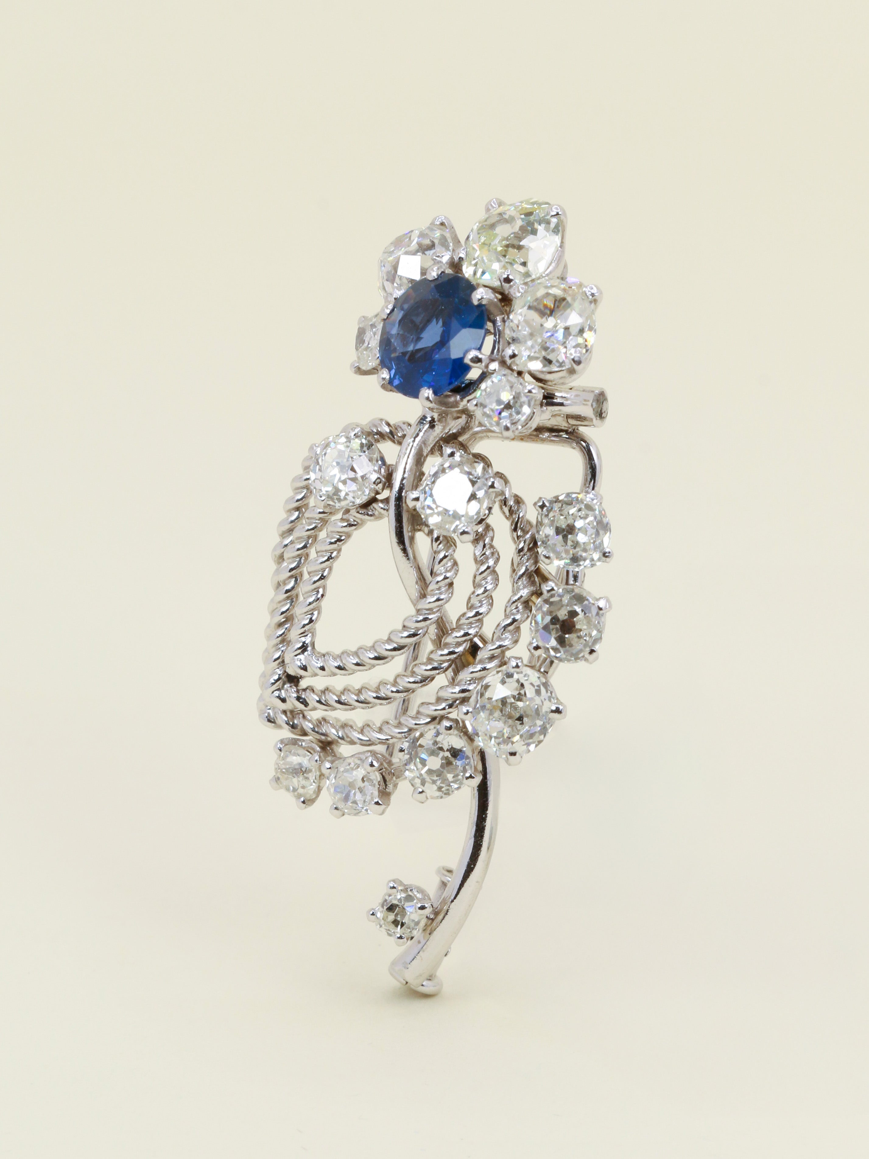 MAUBOUSSIN Broche or blanc saphir diamants taille ancienne