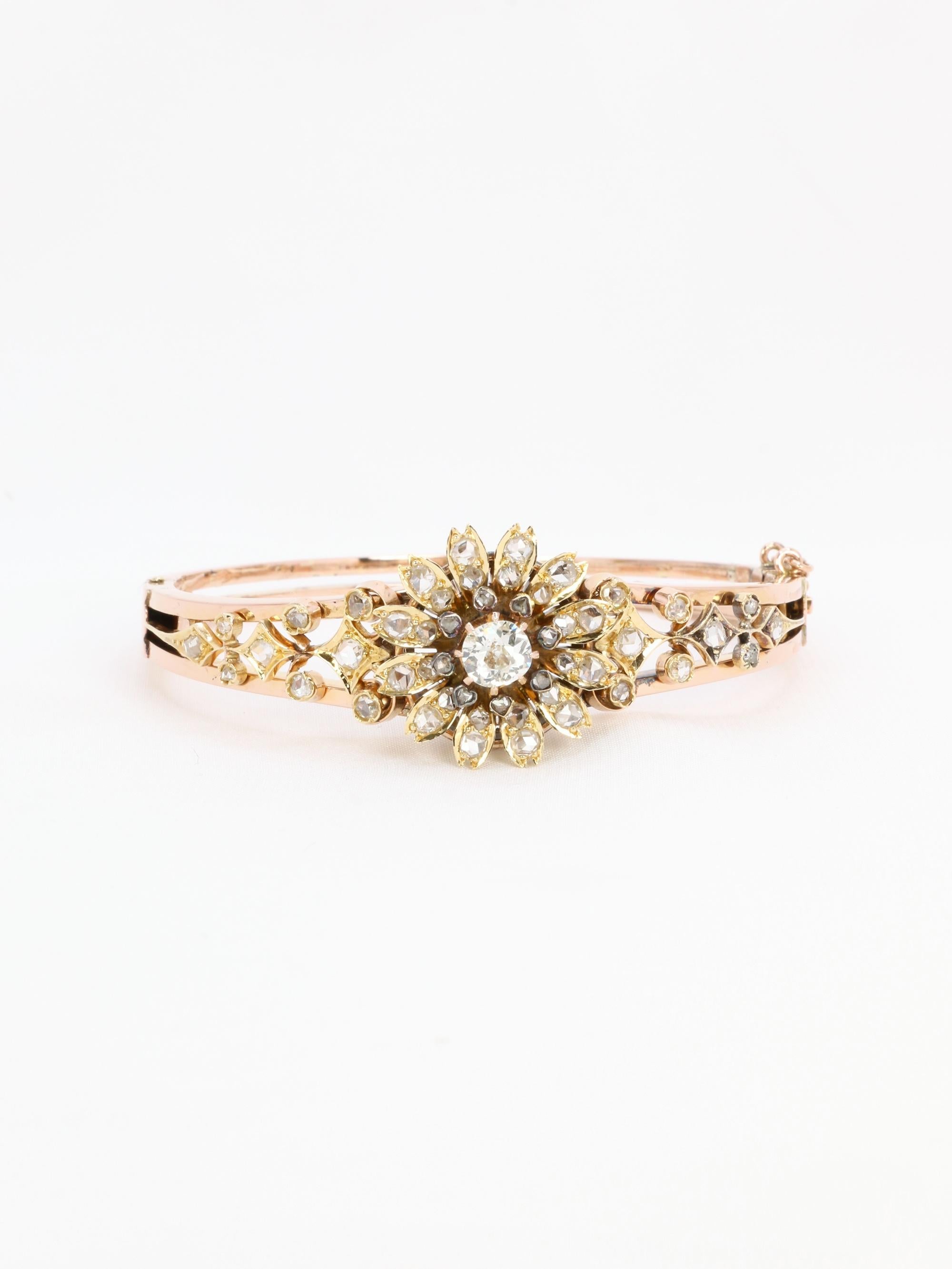 Bracelet Napoléon III  fleur mobile or rose diamants taille ancienne
