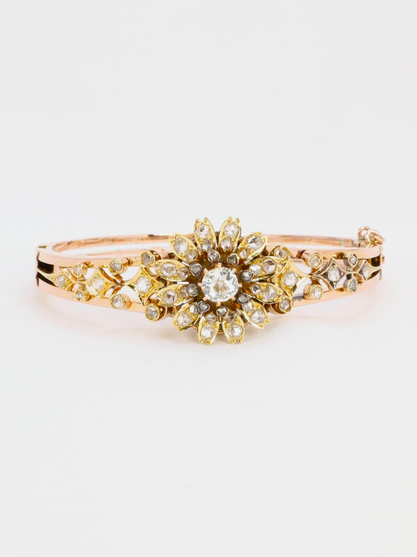 Bracelet Napoléon III  fleur mobile or rose diamants taille ancienne