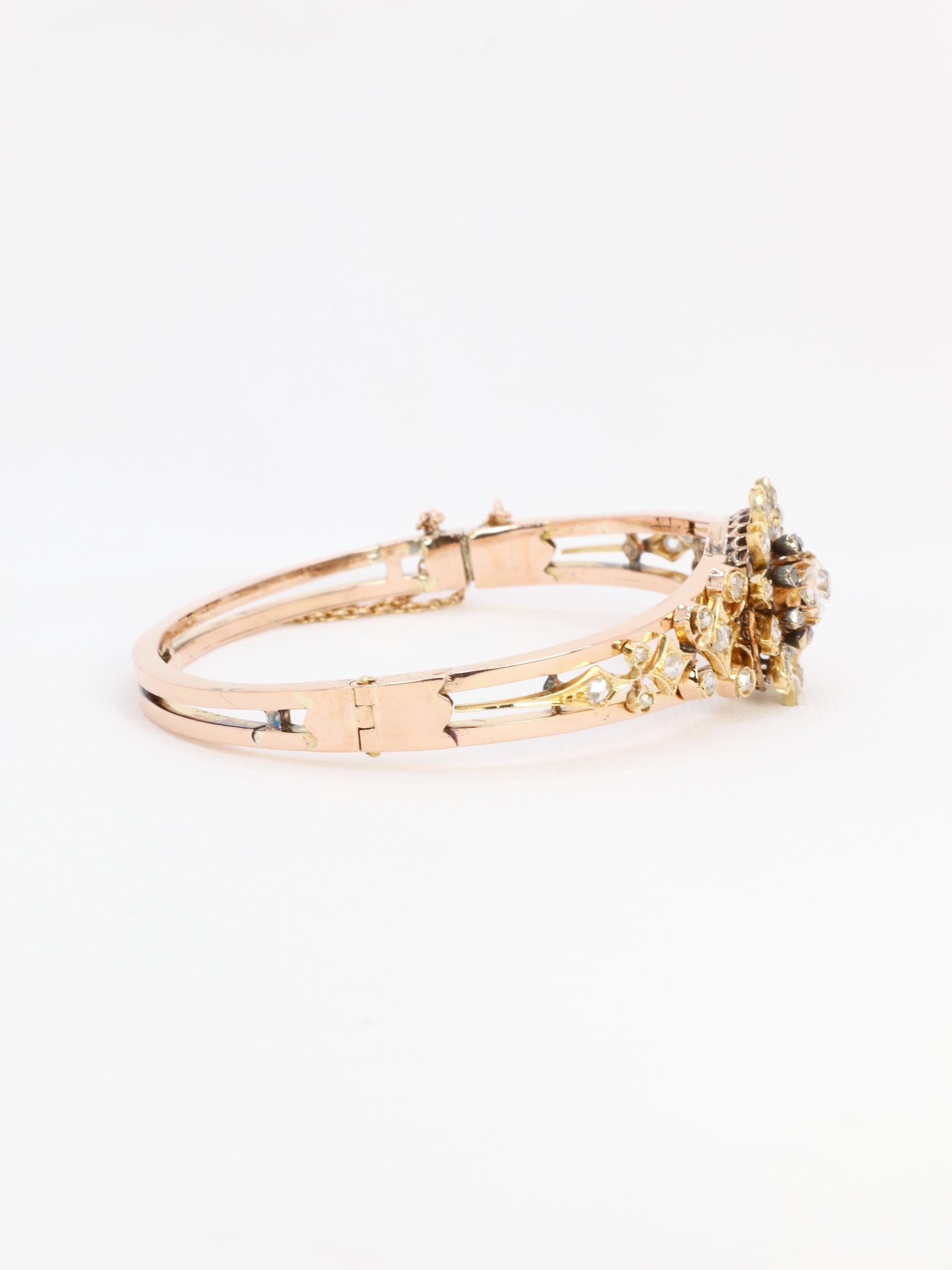 Bracelet Napoléon III  fleur mobile or rose diamants taille ancienne