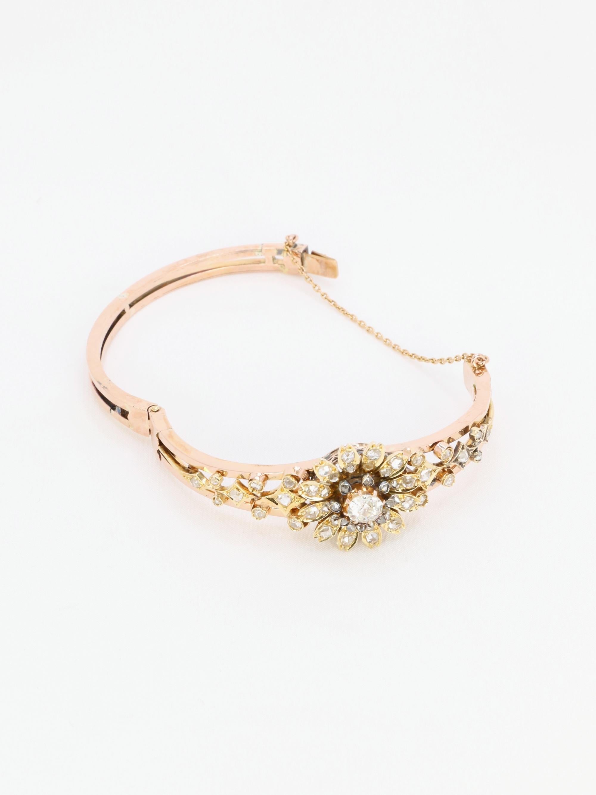 Bracelet Napoléon III  fleur mobile or rose diamants taille ancienne