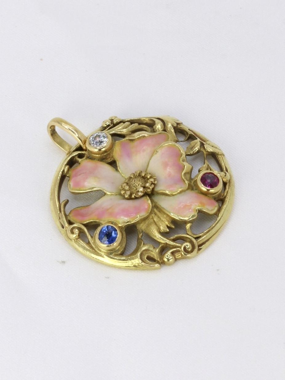 MAISON MENU Pendentif fleur Art Nouveau or jaune émail diamant rubis saphir