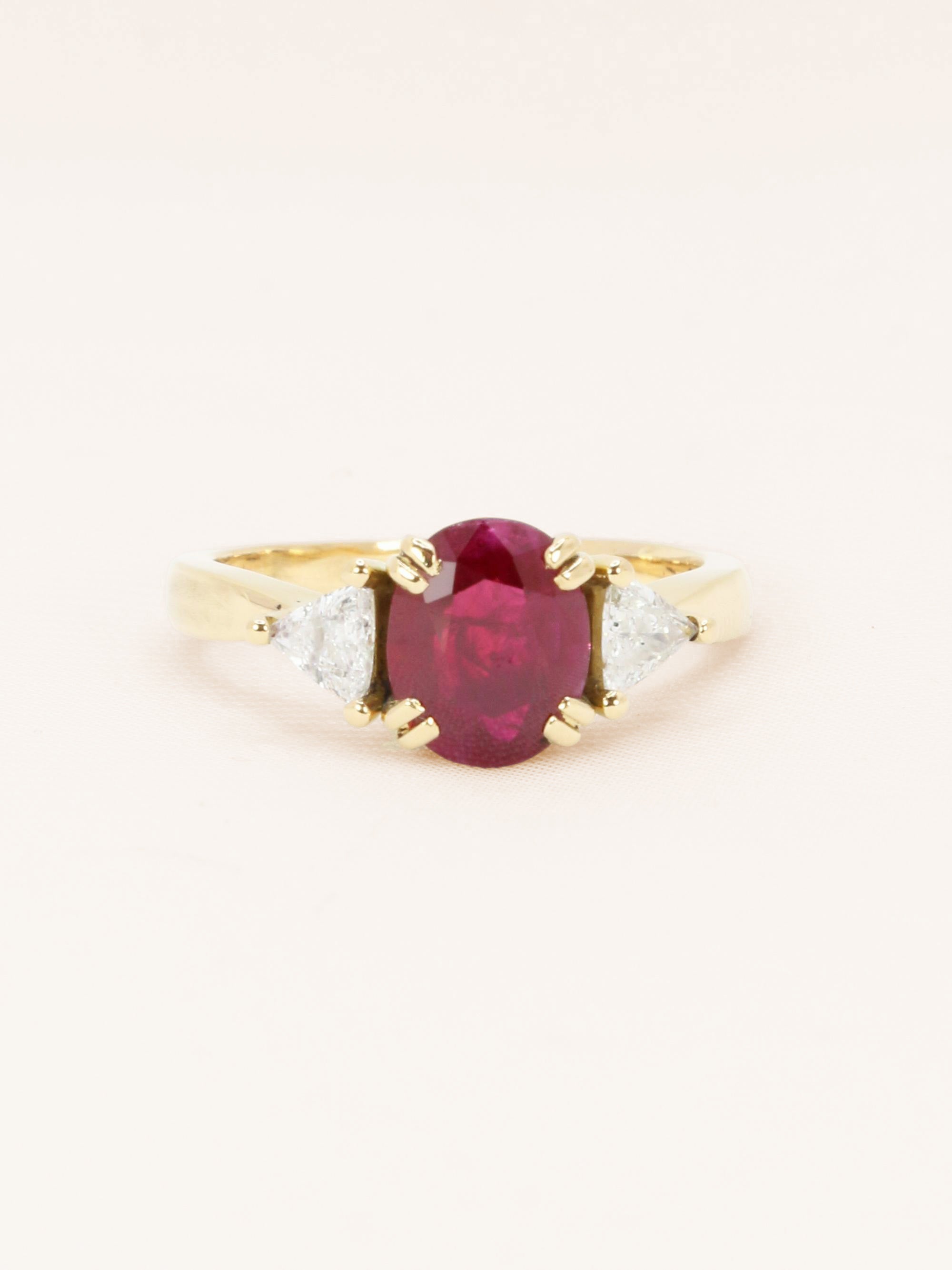 Bague trilogie or jaune rubis diamants trillion