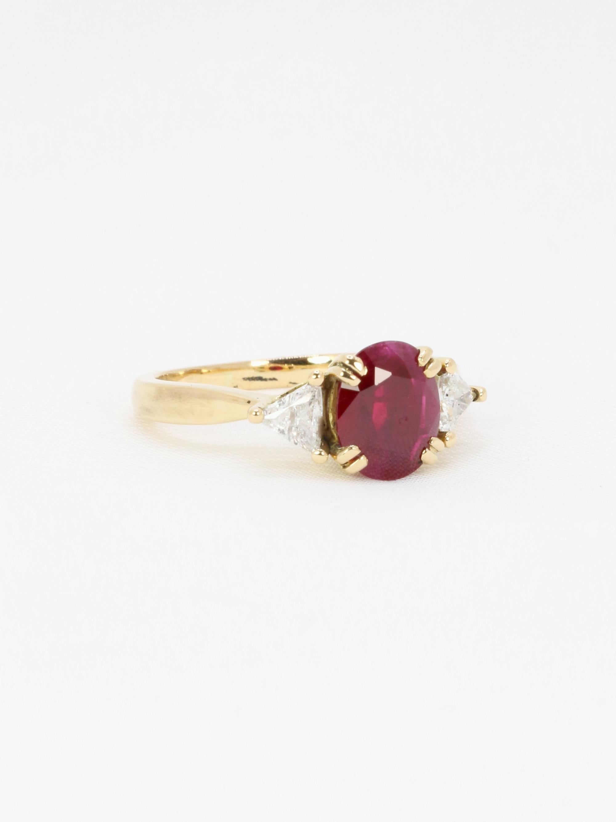 Bague trilogie or jaune rubis diamants trillion