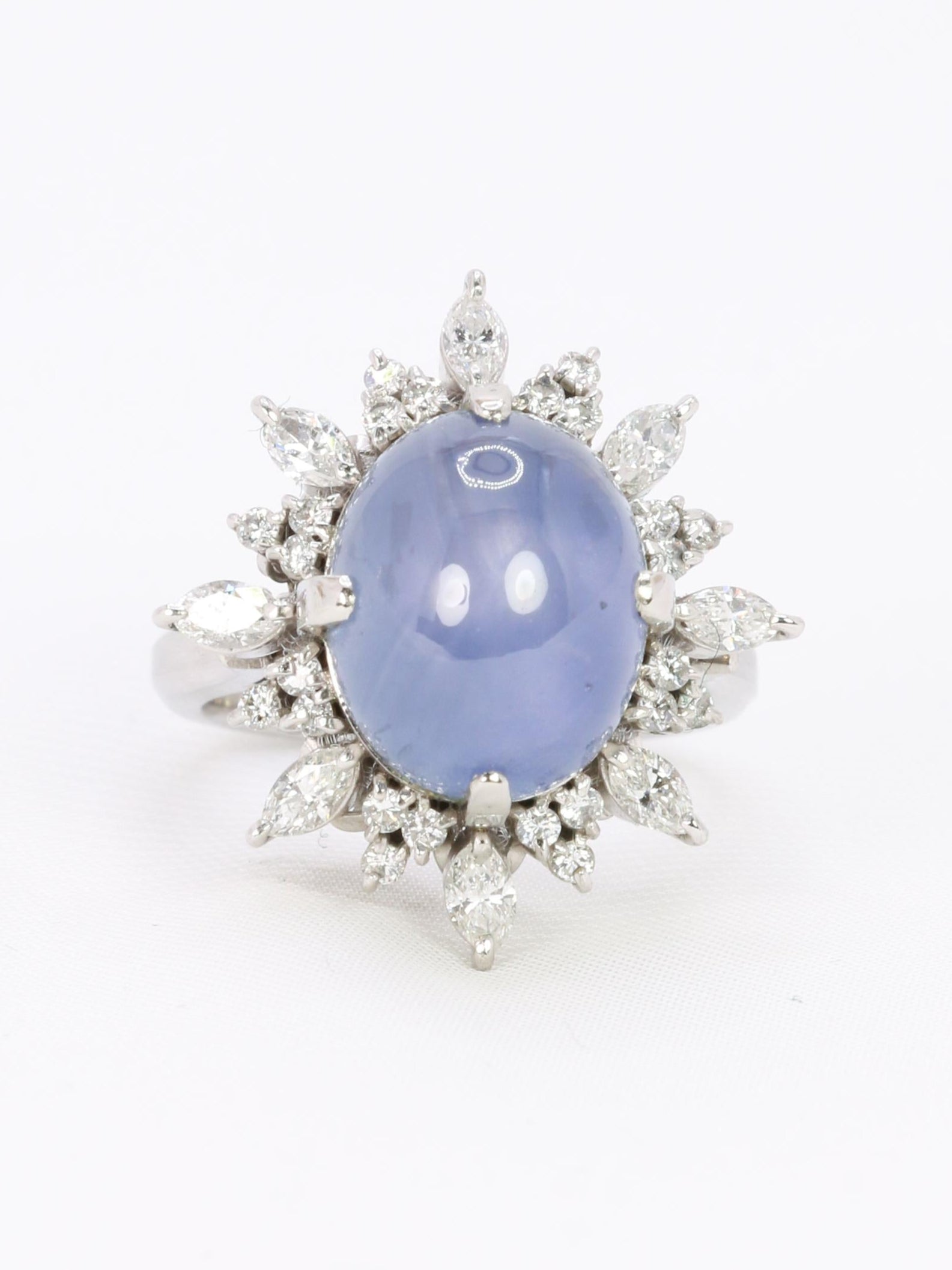 Bague marguerite diamants cabochon de saphir étoilé Ceylan 12,34 carats