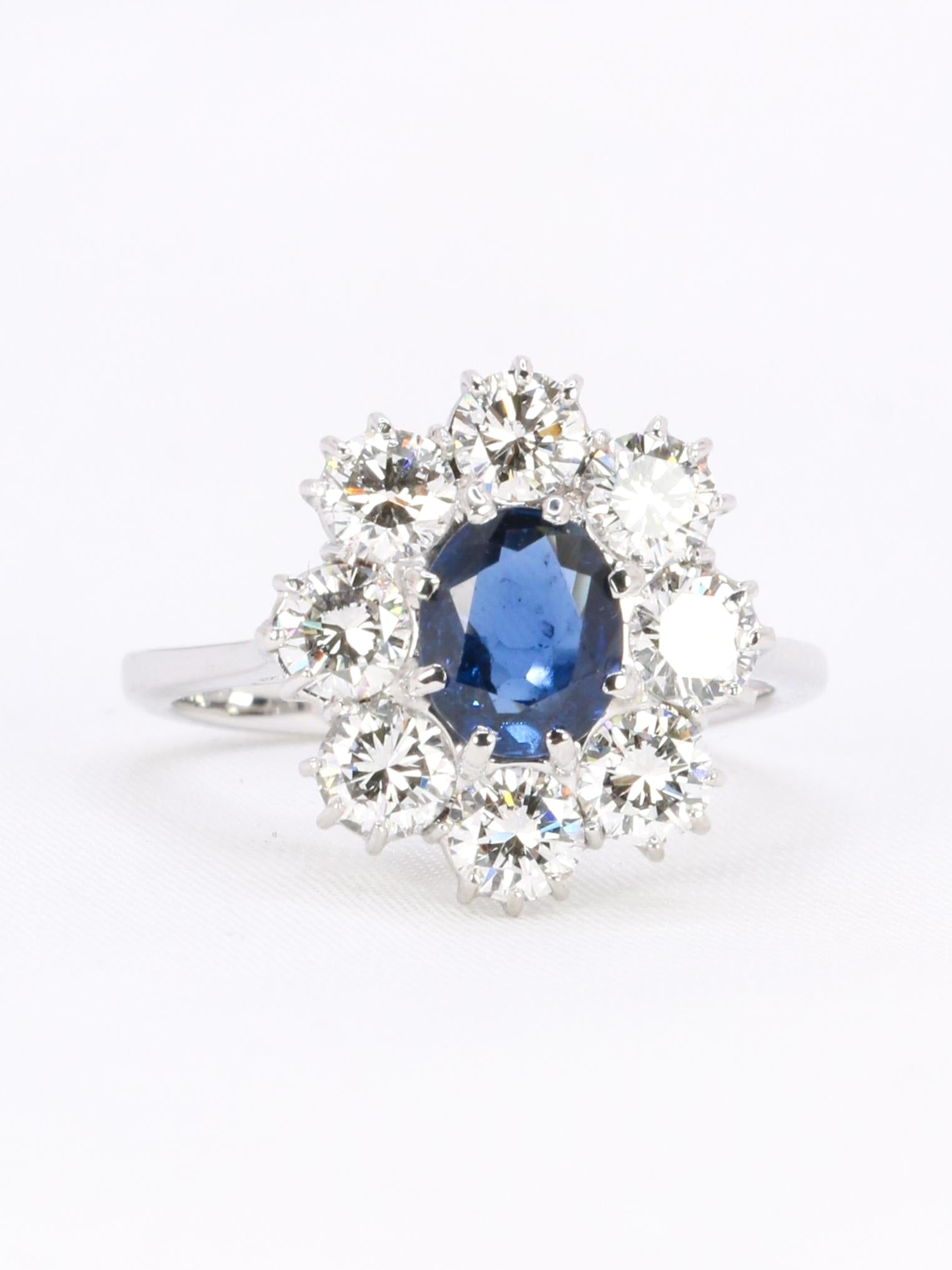 Bague marguerite or blanc saphir ovale diamants
