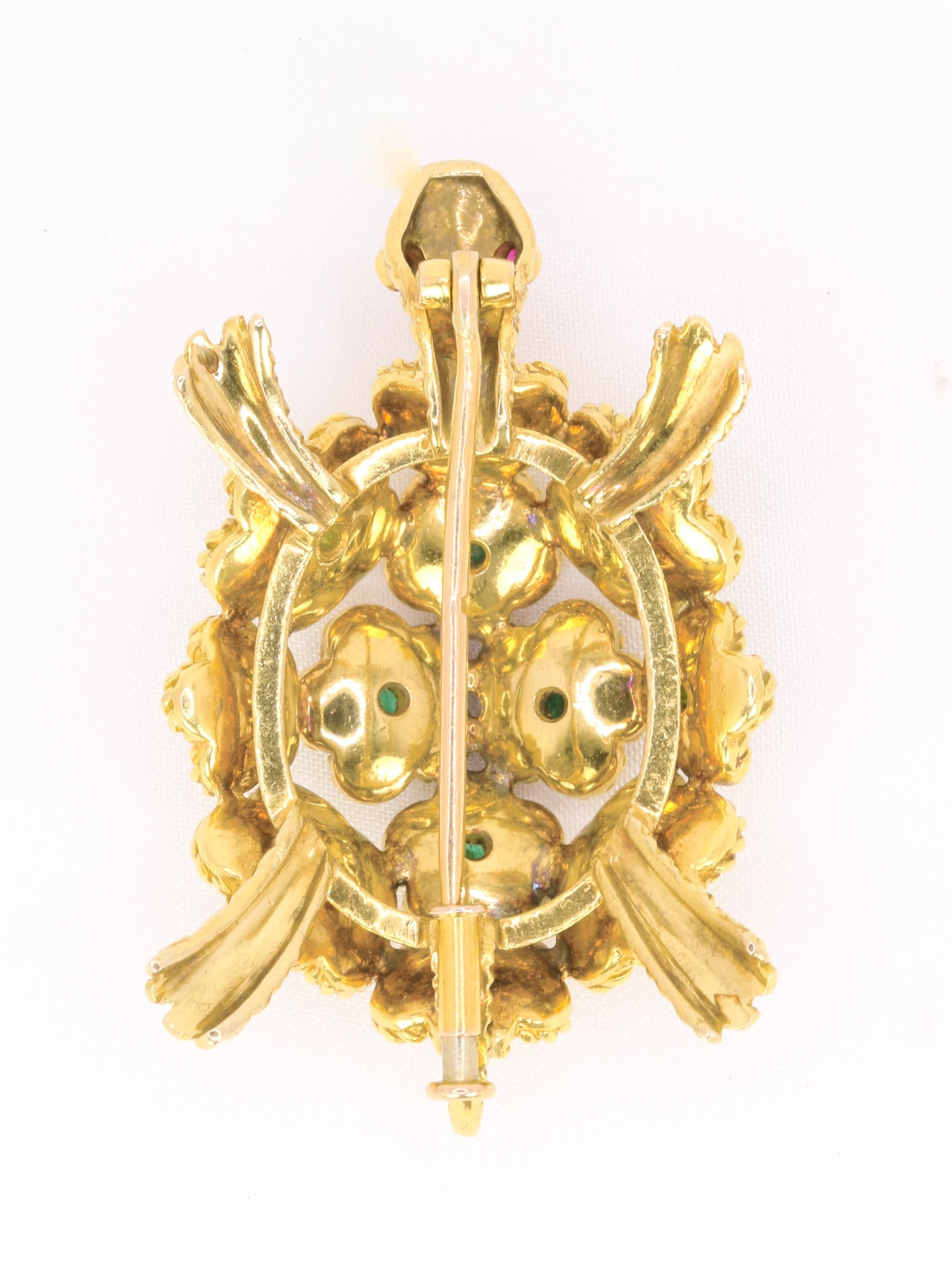 Broche Tortue or jaune émeraudes rubis