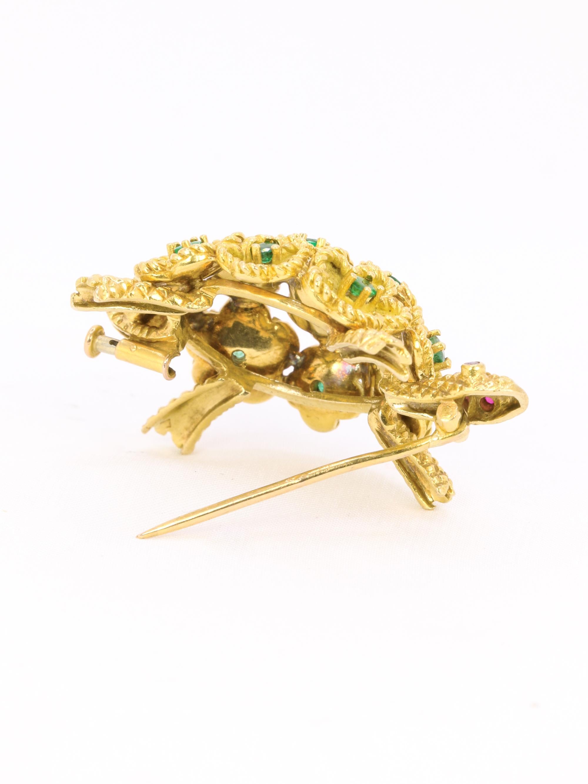 Broche Tortue or jaune émeraudes rubis