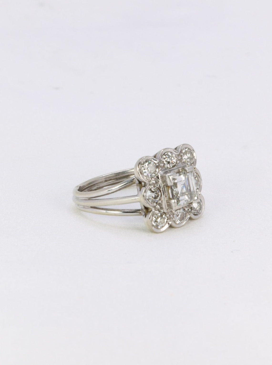 Bague or blanc platine diamant stepcut taille ancienne