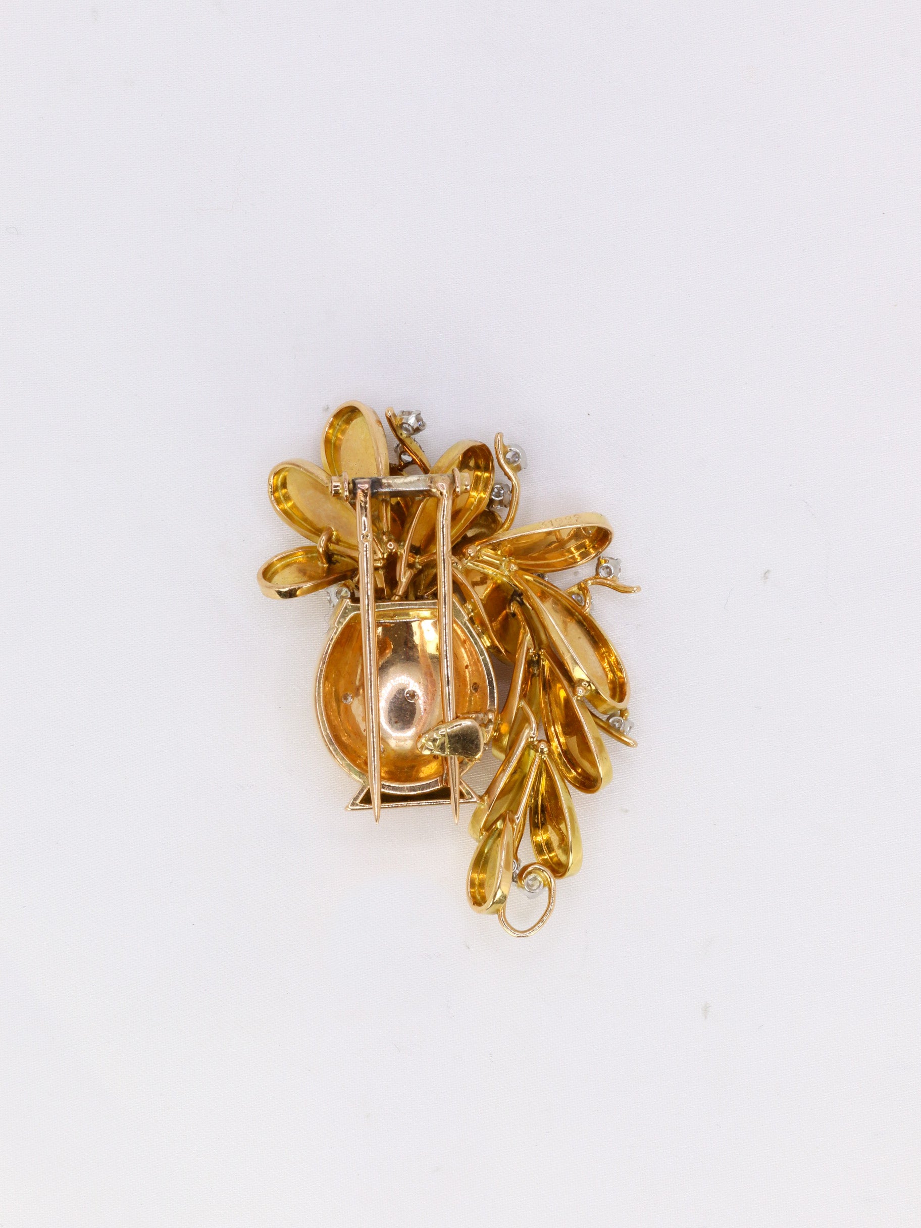 Broche vintage pot de fleurs or jaune platine diamants