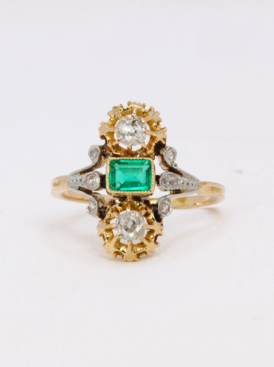 Bague Art Nouveau or jaune émeraude diamants