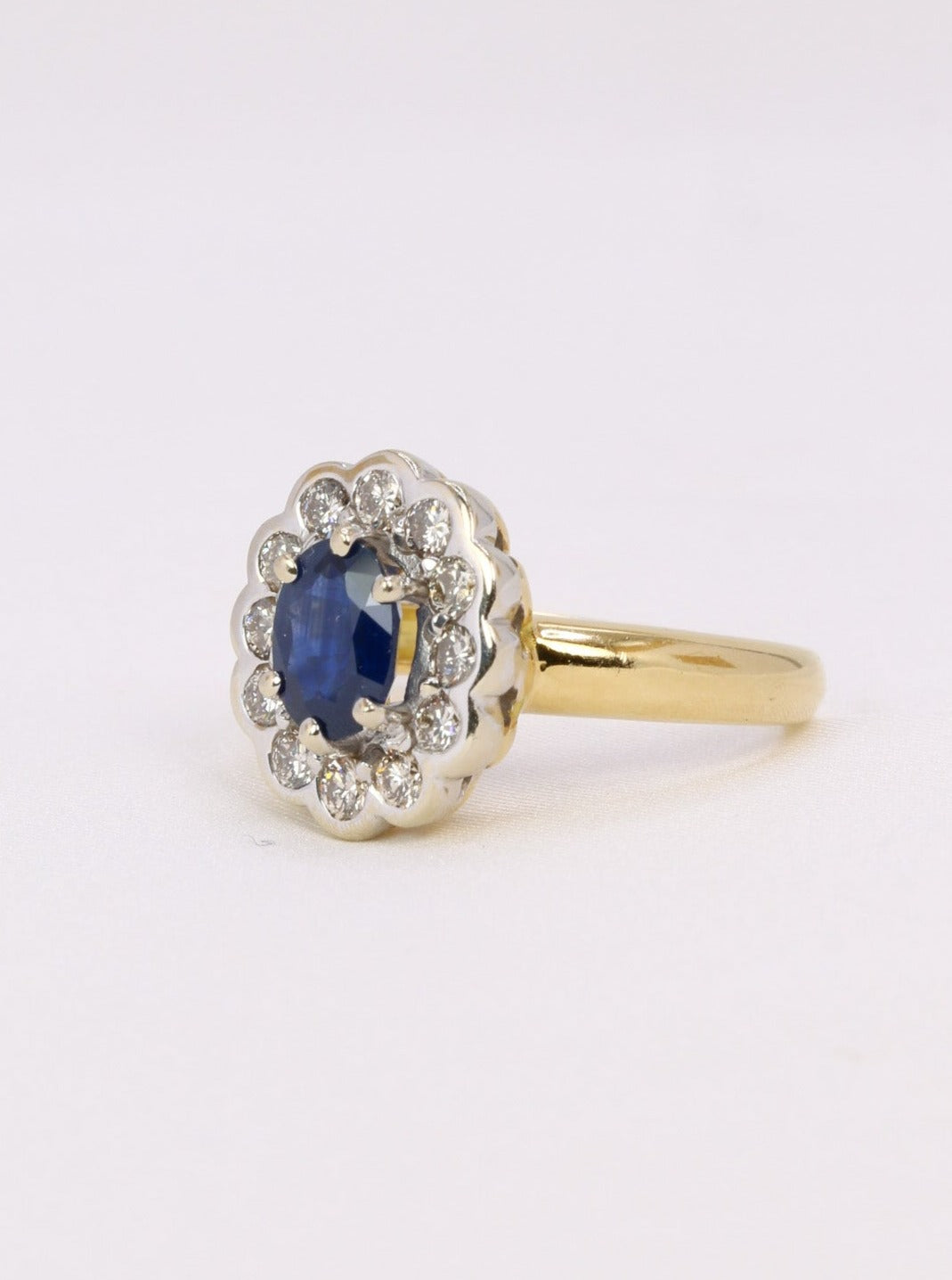 Bague marguerite saphir diamants