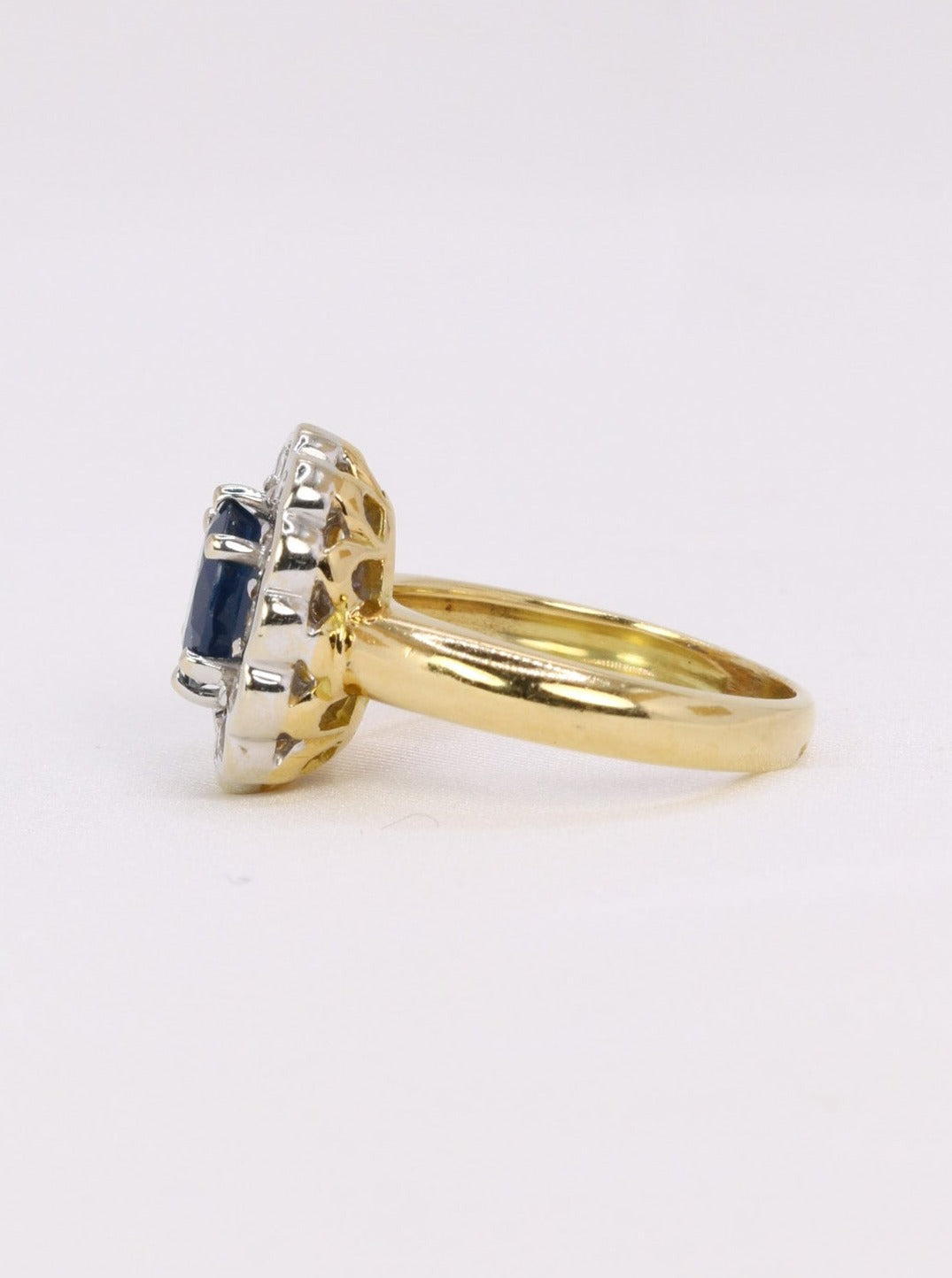 Bague marguerite saphir diamants