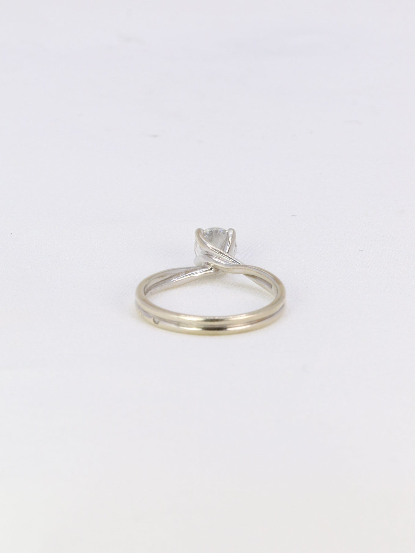 Bague solitaire vintage diamant taille brillant