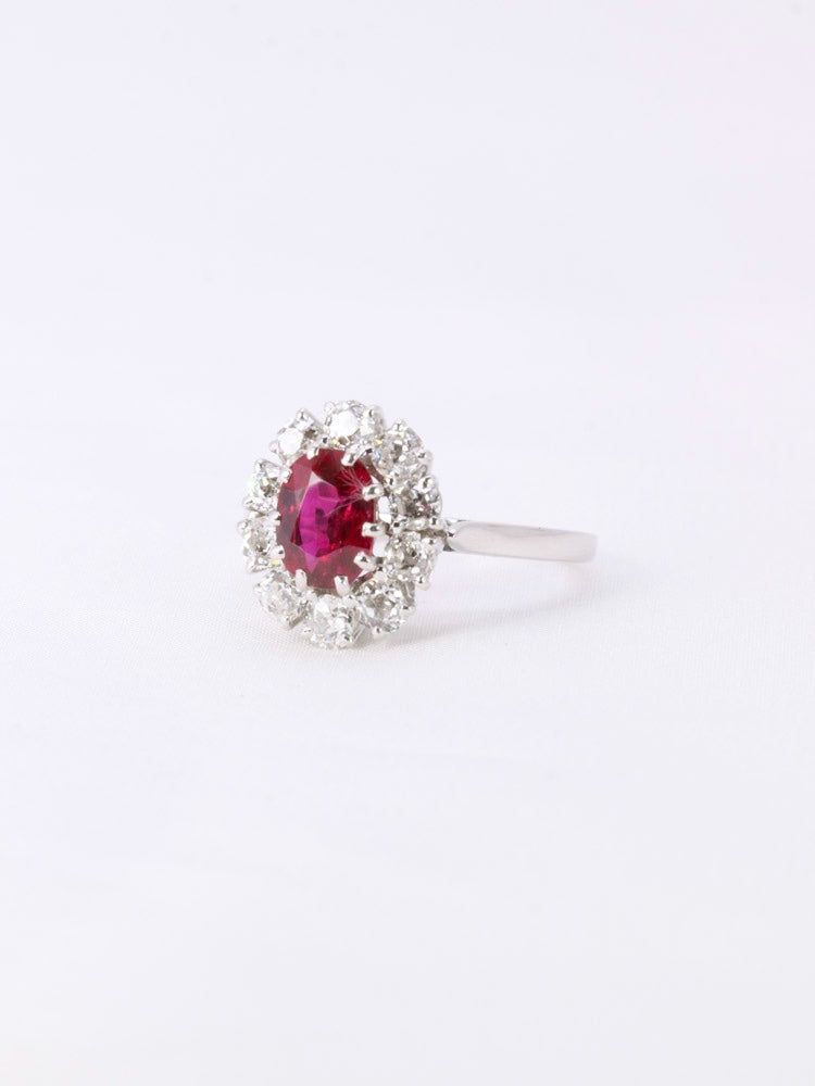 Bague marguerite vintage or blanc diamants taille ancienne rubis Thaï 1,69 ct