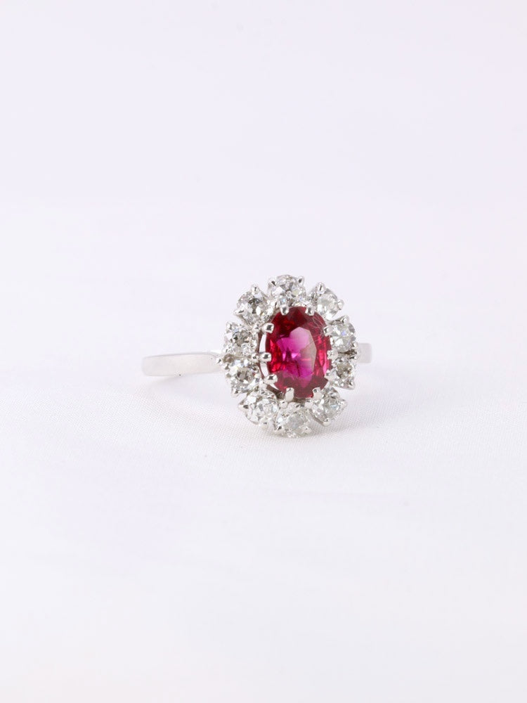 Bague marguerite vintage or blanc diamants taille ancienne rubis Thaï 1,69 ct