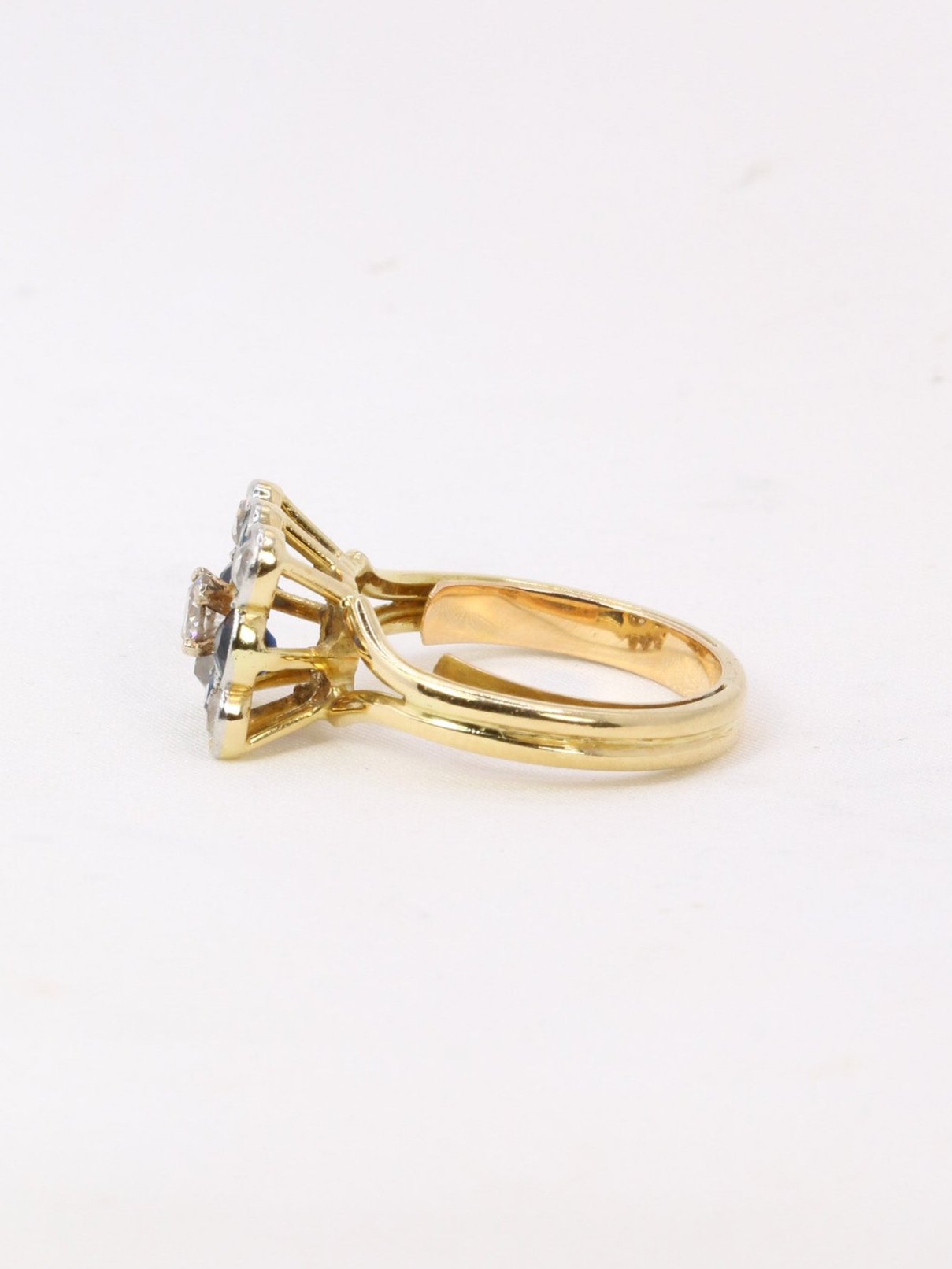 Bague ancienne or jaune platine saphir diamants