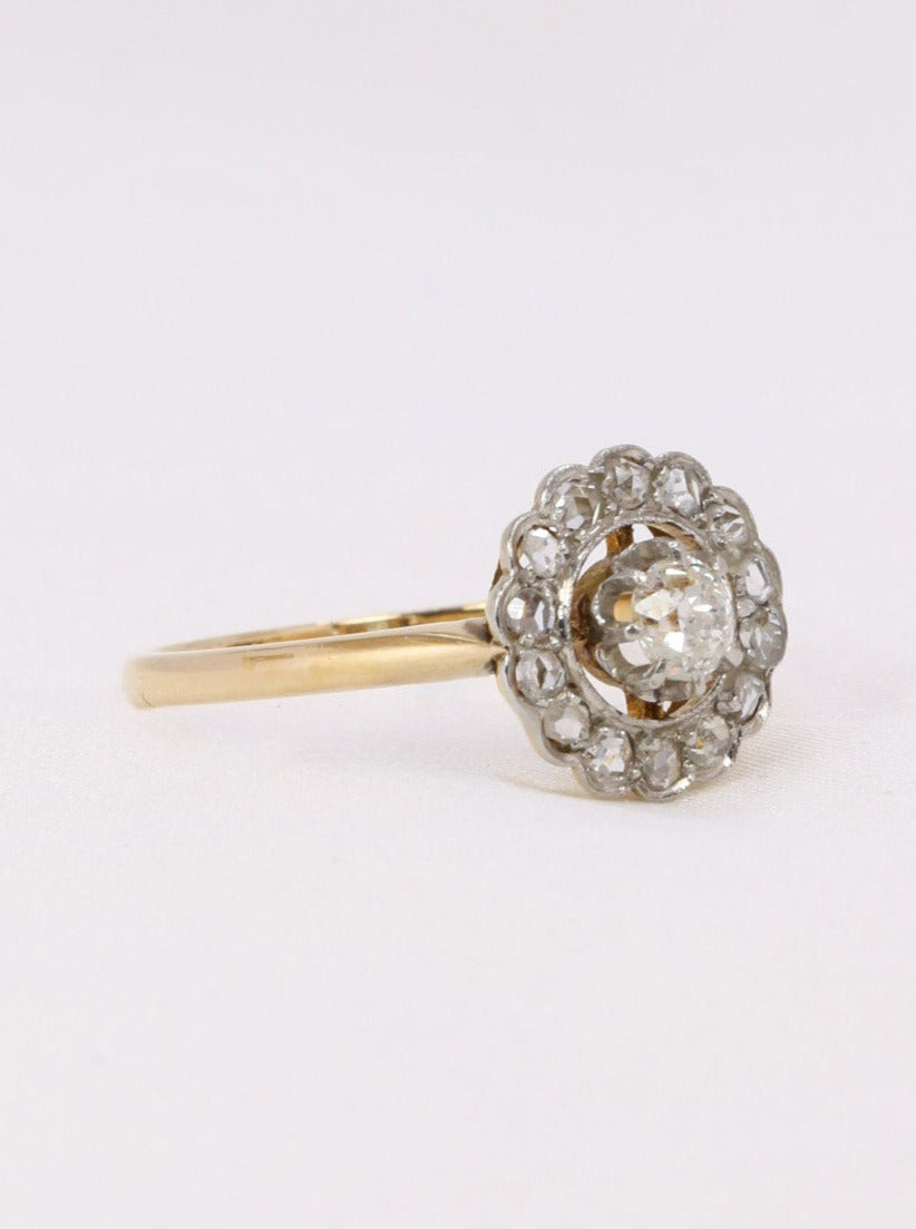 Bague marguerite ancienne diamants 0,30 carats