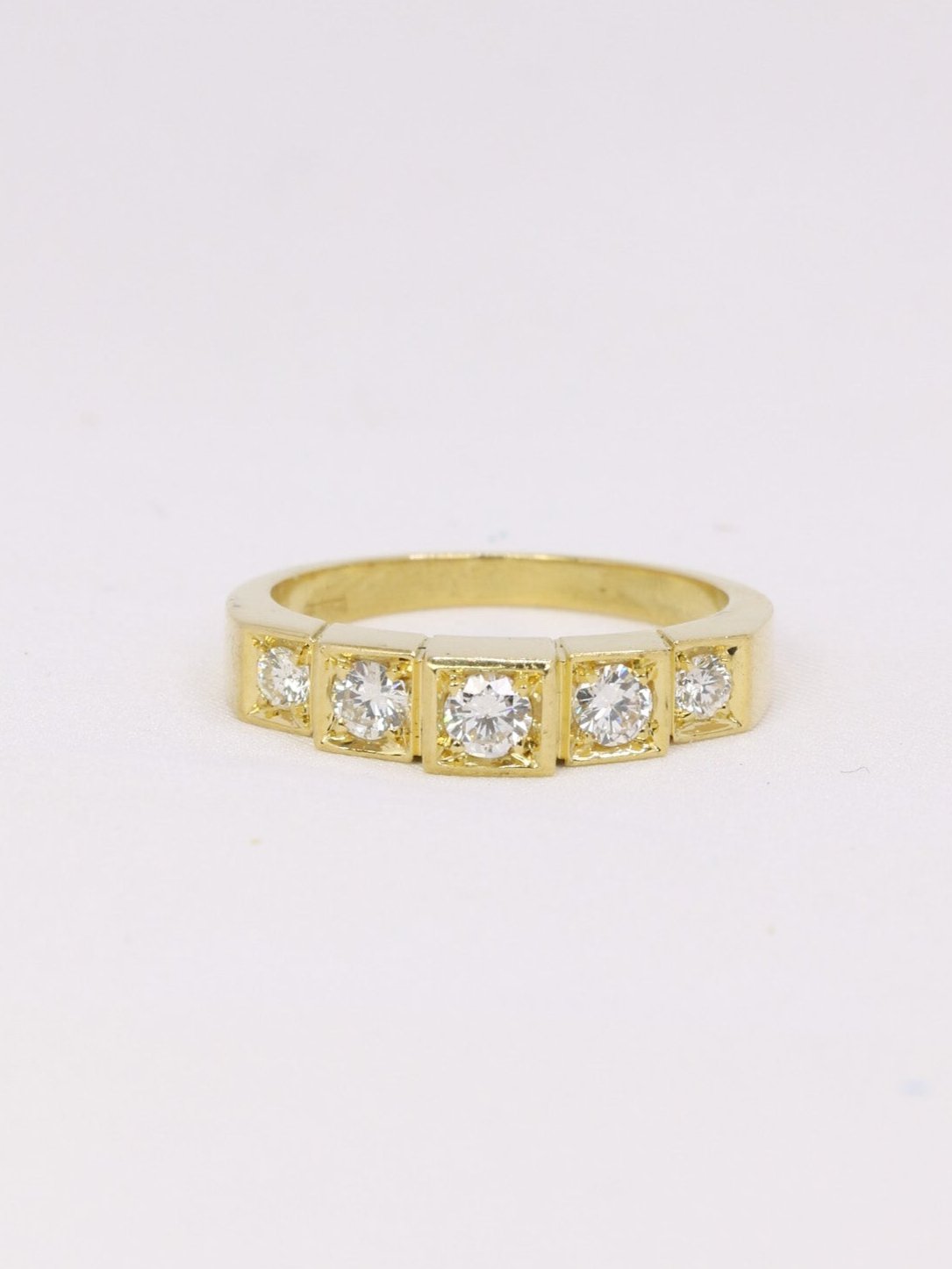 Bague vintage gradins or jaune diamants