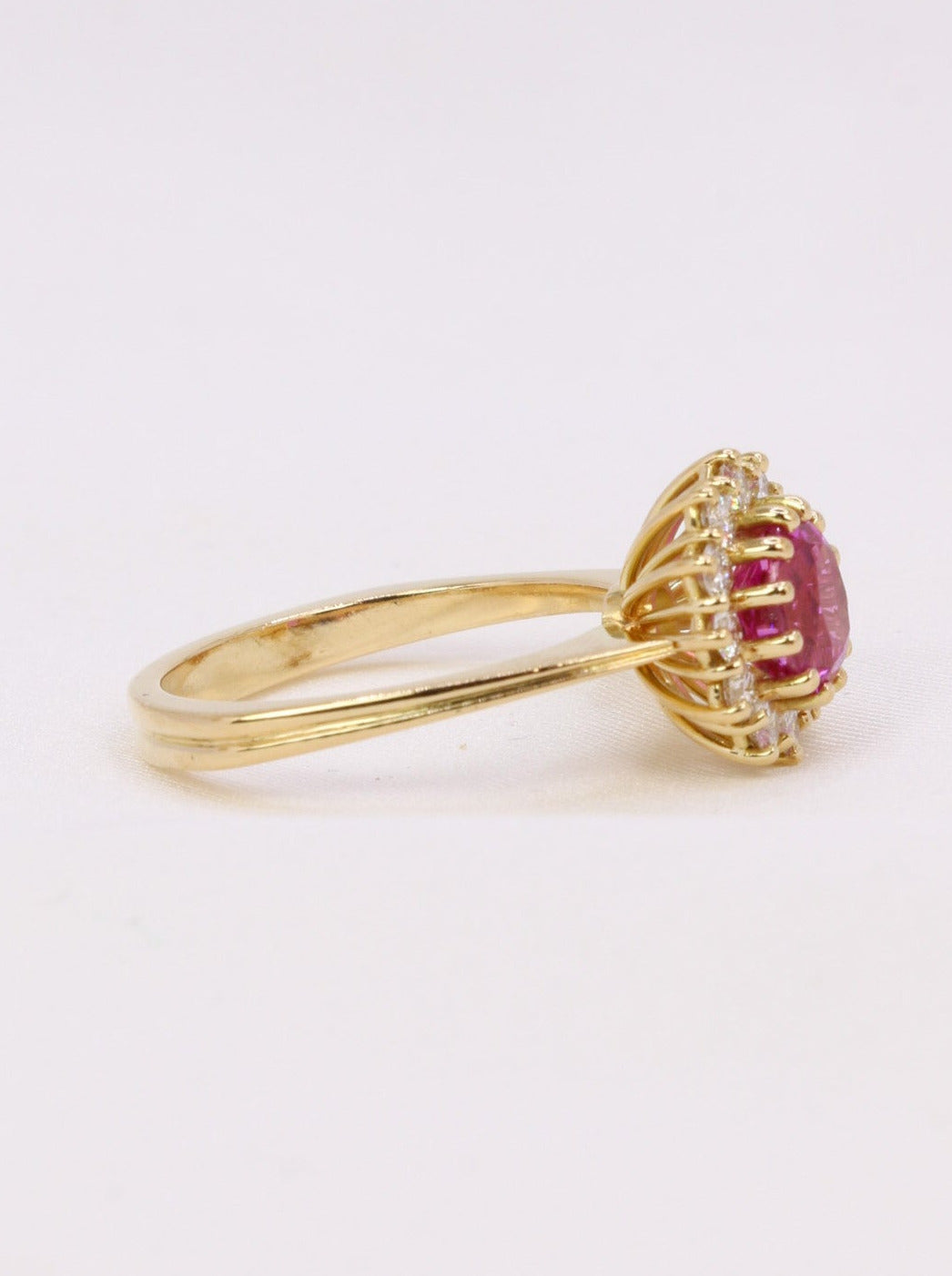 Bague marguerite vintage diamants saphir rose 1,3 carats