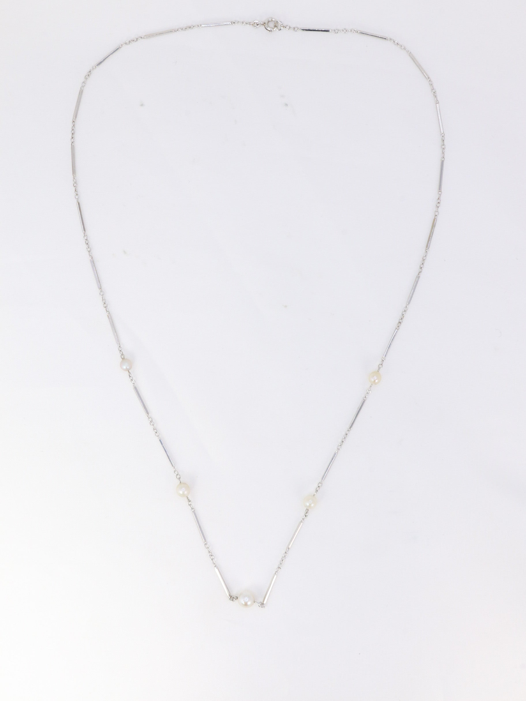 Collier chaîne vintage or blanc perles